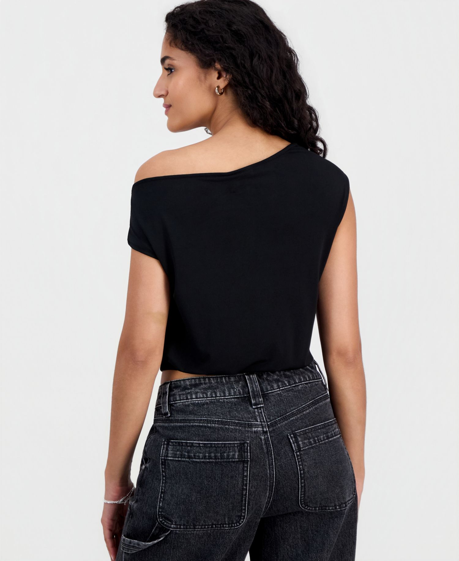 Juniors' Asymmetrical Cropped Top