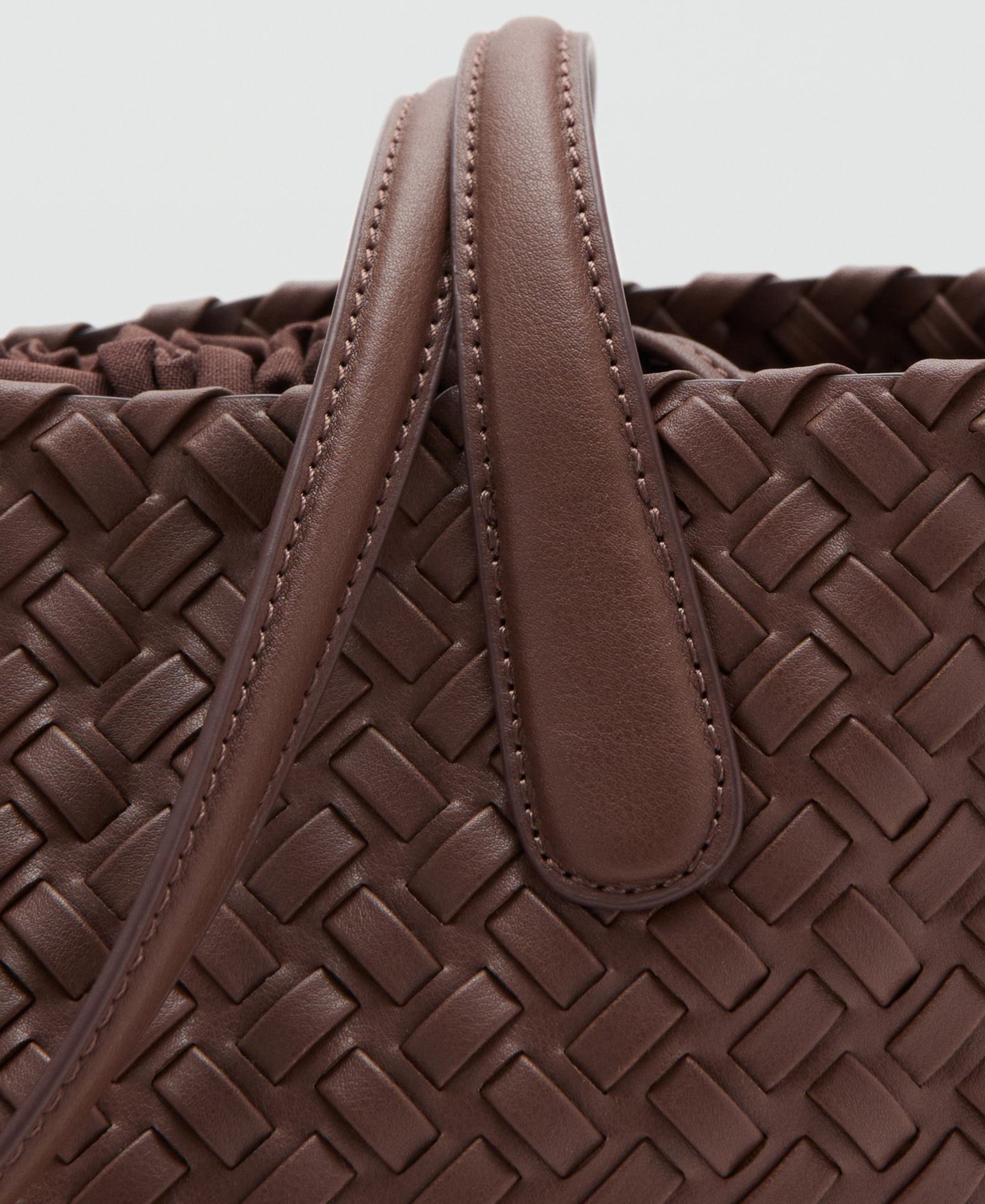 Женская сумка MANGO Braided, цвет: Коричневый — фото 3