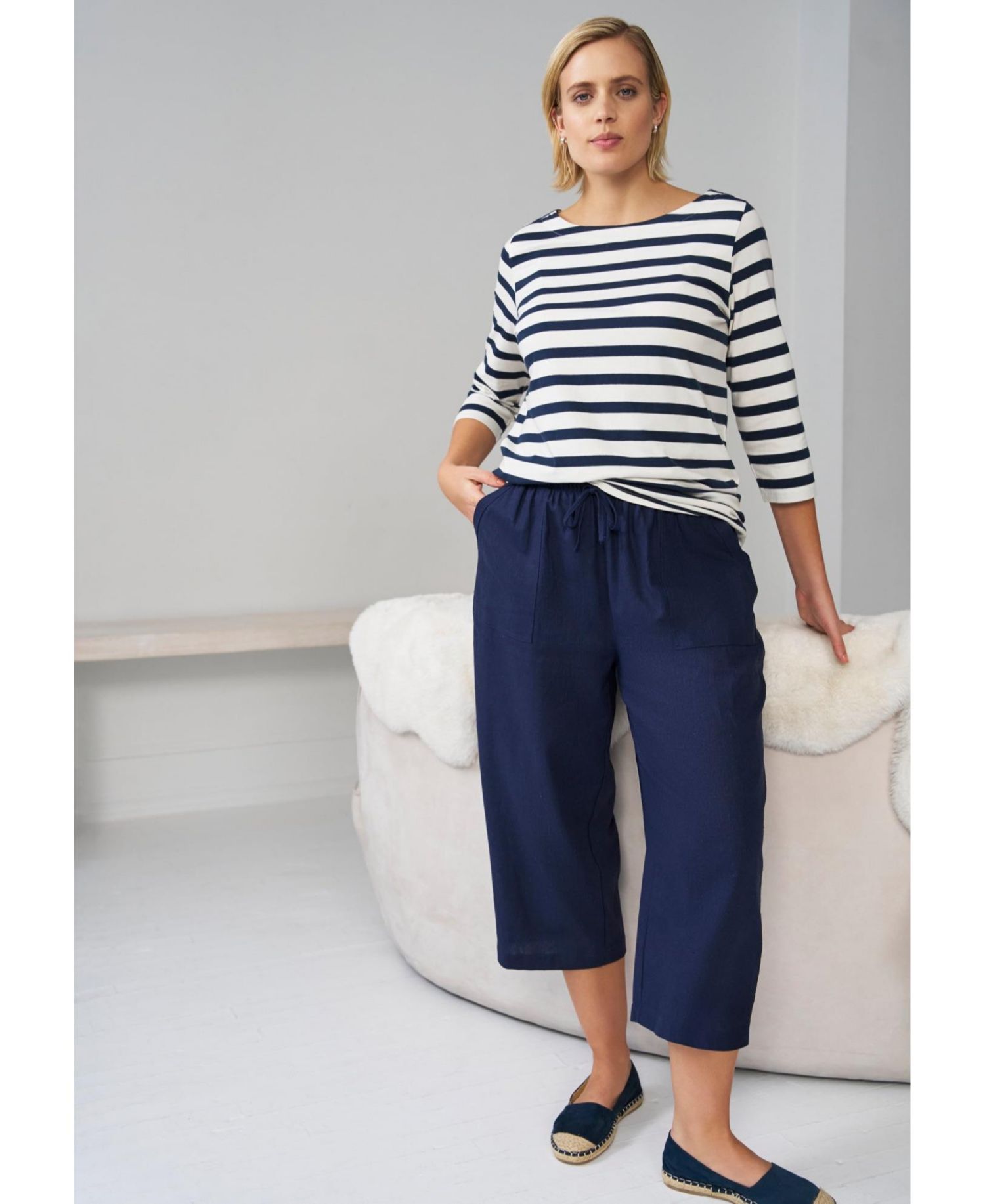 Women's Linen-Blend Drawstring Elastic Waist Relaxed Fit Capris