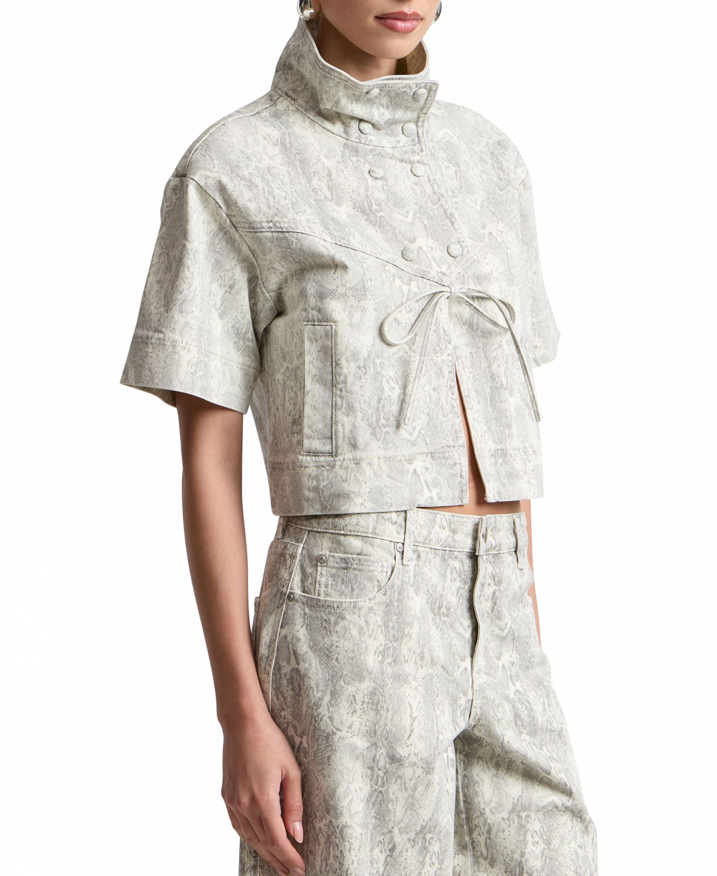 Женская куртка Avec Les Filles Snake Print Denim Jacket, цвет: Жёлтый кремовый — фото 3