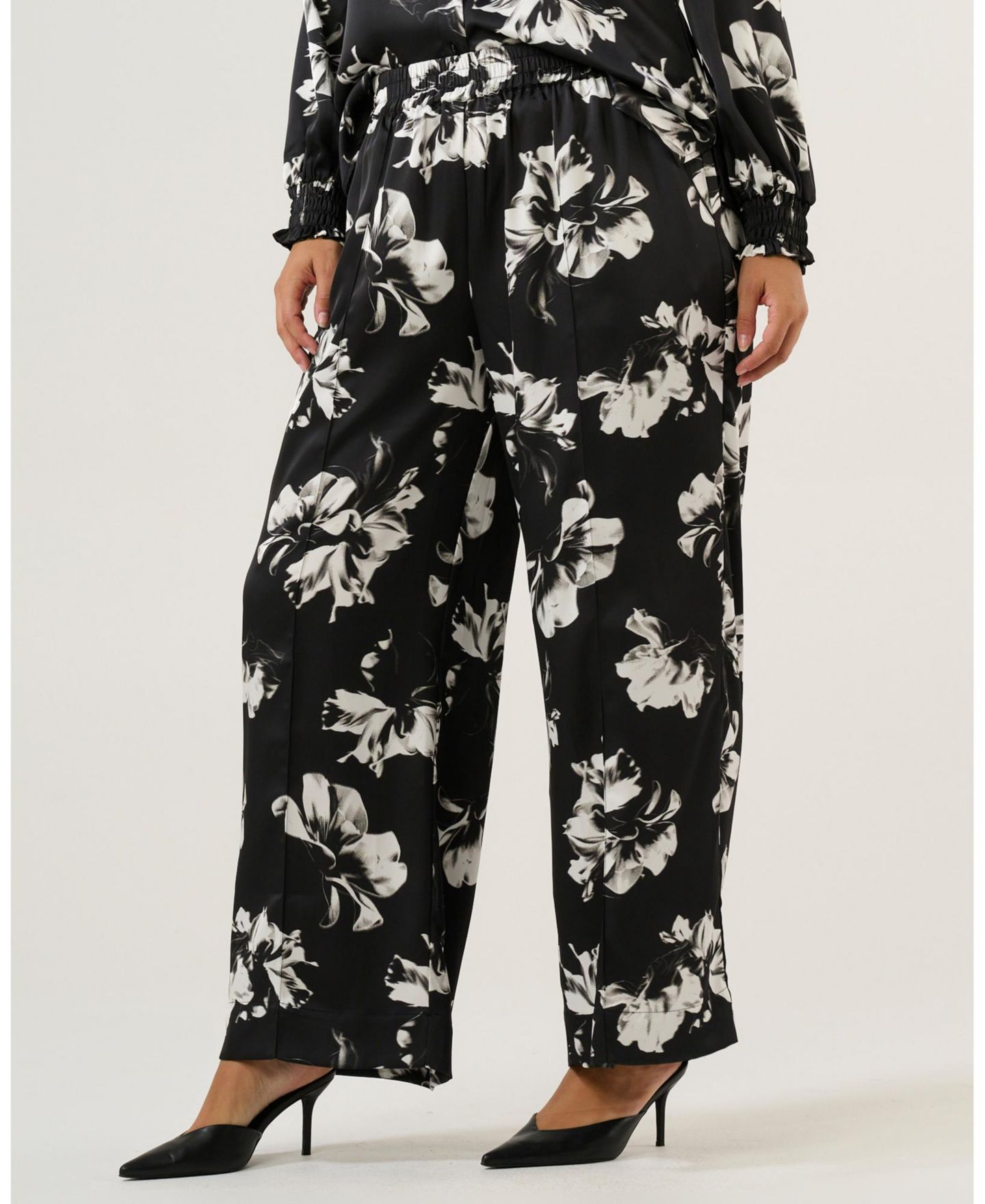Женские брюки ESTELLE Gilda Floral Wide-Leg Satin Elasticated — фото 2