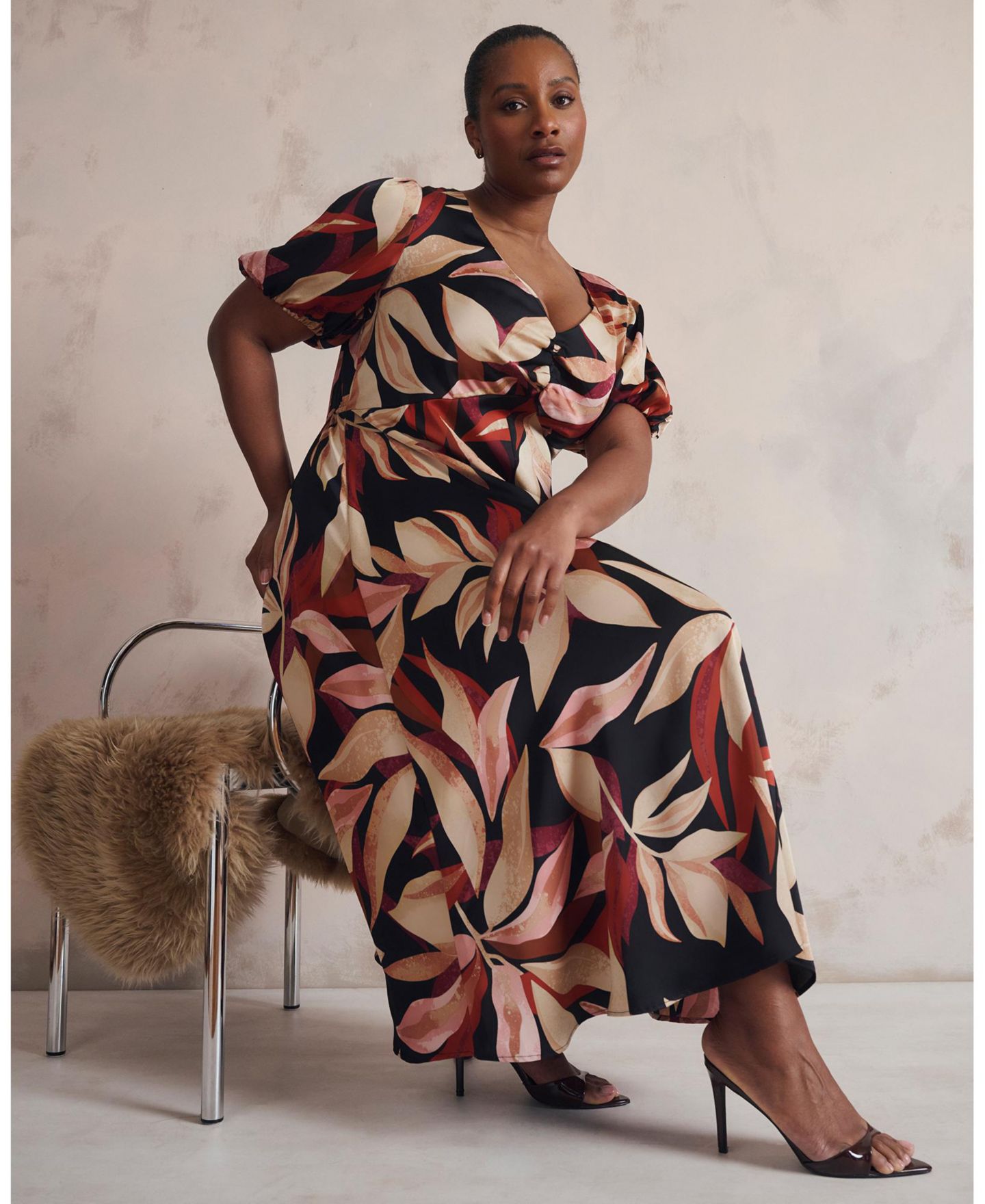 Женское платье ESTELLE Laura Print V-Neck Puff Sleeve Midi, цвет: Ягодный — фото 6