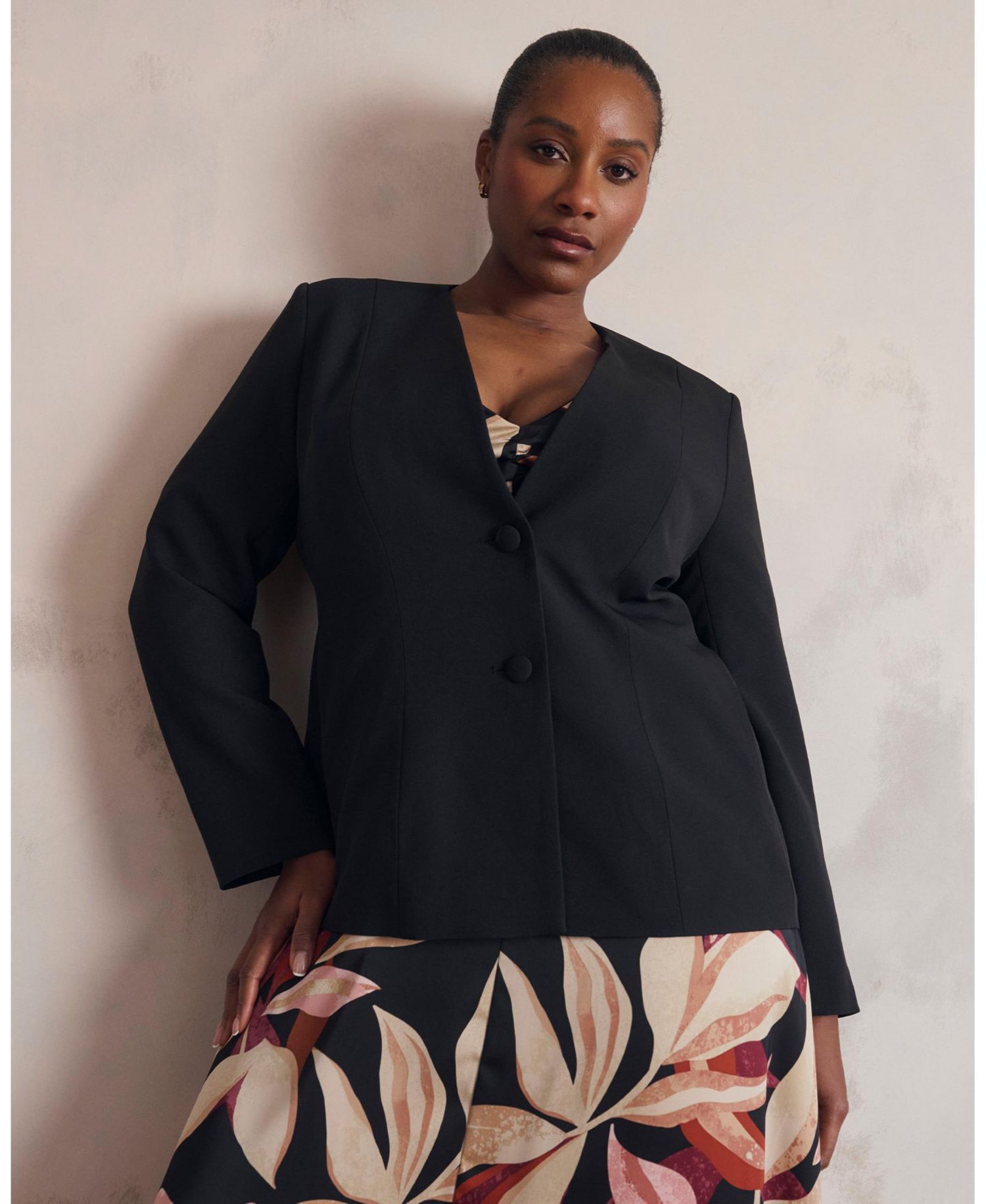 Women's Jenna V-Neck Collarless Button-Front Tailored Jacket