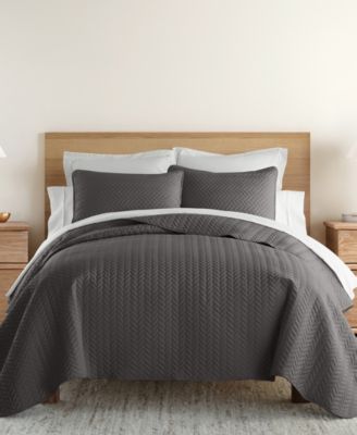 Ultra Soft Damask Pattern Lightweight Quilted Coverlet Set, King