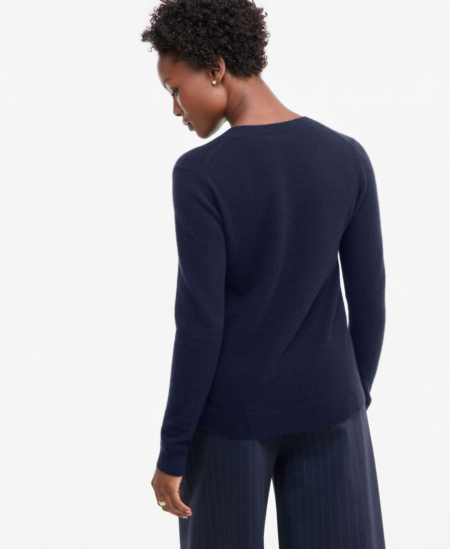 100% Cashmere Petite V-Neck Long-Sleeve Sweater