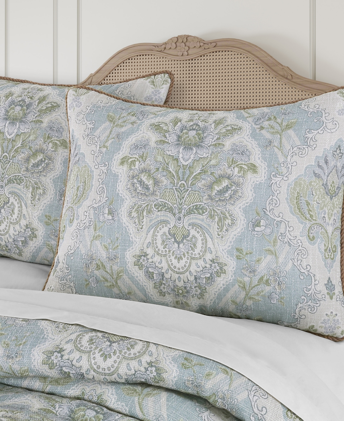 J Queen New York Pasadena Floral 4-Piece Comforter Set