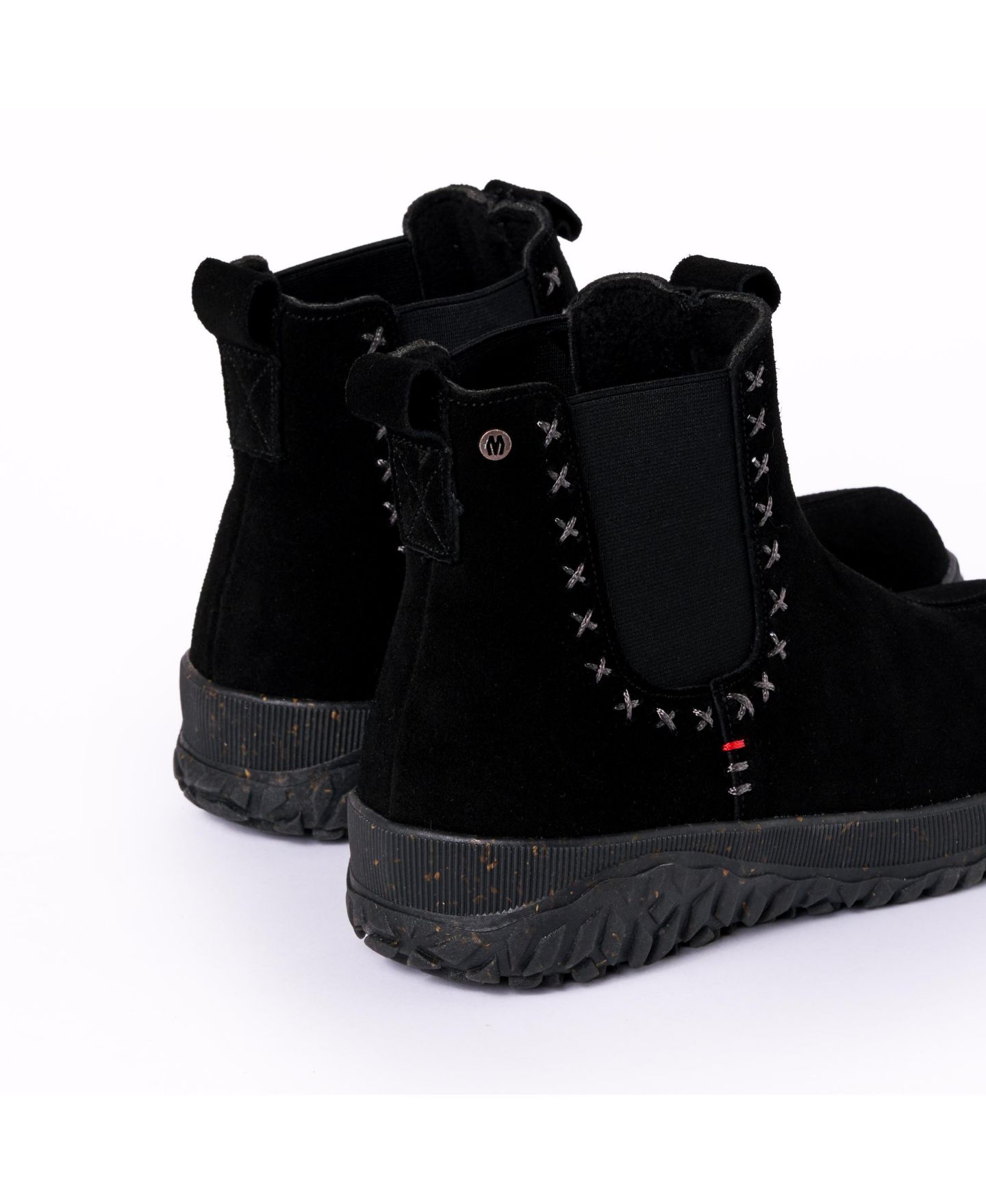 Женские ботинки Minnetonka Suede Chelsea Tread, цвет: Чёрный — фото 5