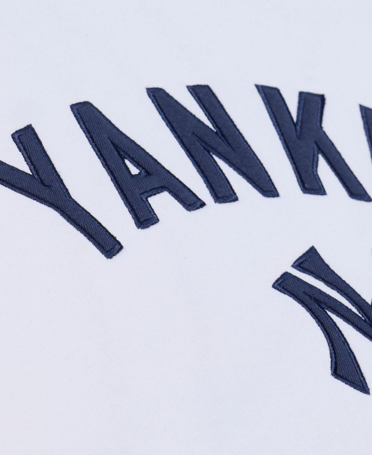 Men's White New York Yankees Arctic Fleece Sweatshirt