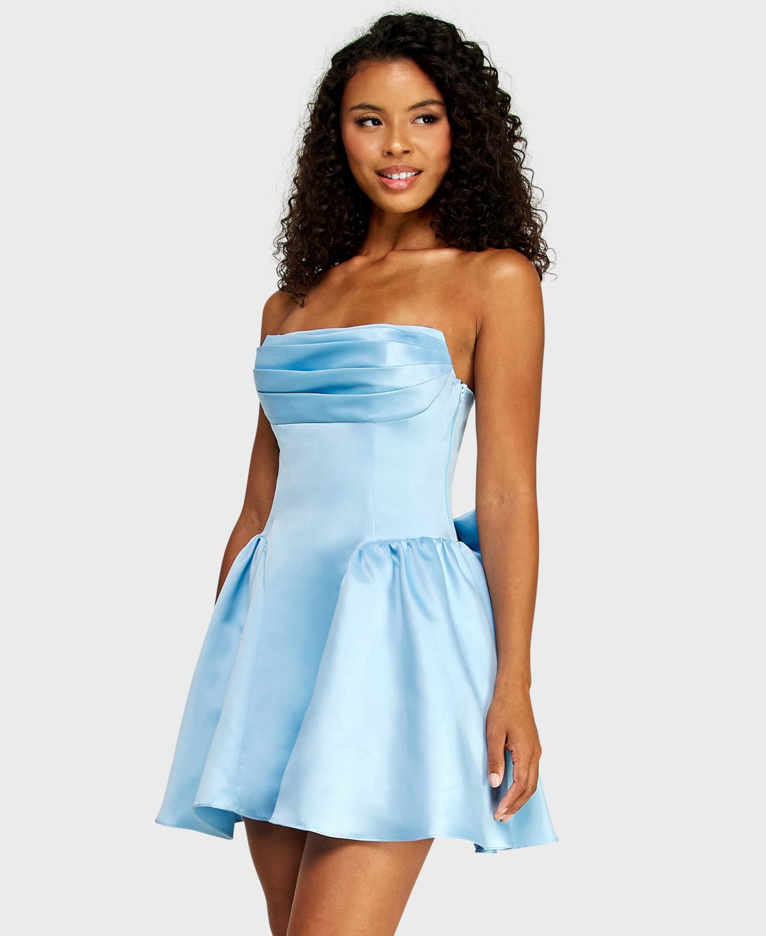 Juniors' Back Bow Detail Strapless Pleated Satin Dress