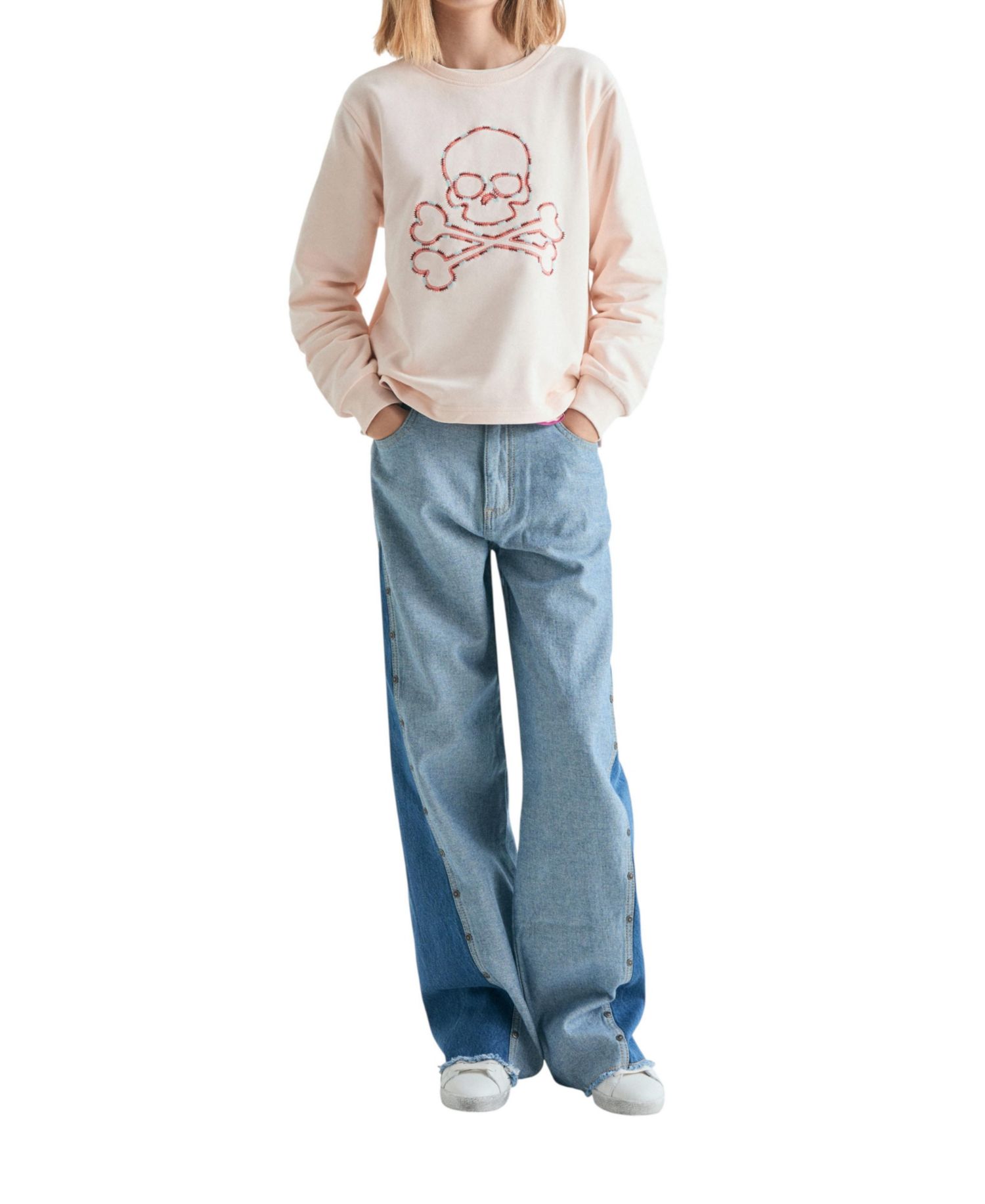 Big Girls embroidered sweatshirt with contrast