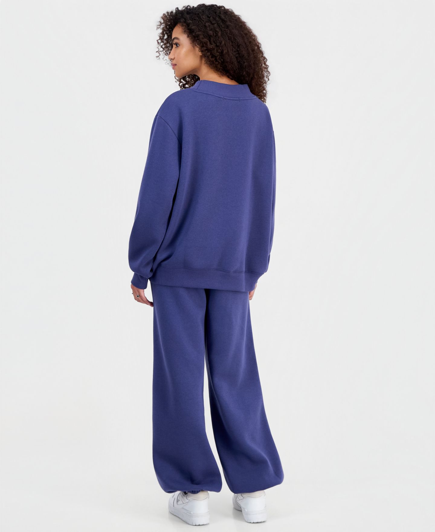 Женские комплекты Madden Girl Juniors' New York Mock Neck Sweatshirt & Balloon-Leg Sweatpants, цвет: Синий — фото 2