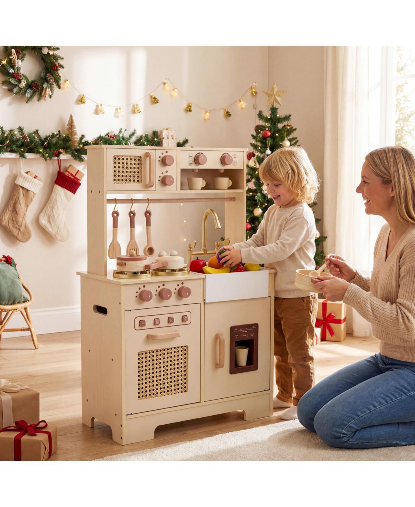 Детские игрушки Slickblue Kids' Wooden Play Kitchen with Realistic Lights and Sounds, 16-Piece Set, от 3 лет, цвет: Жёлтый — фото 6