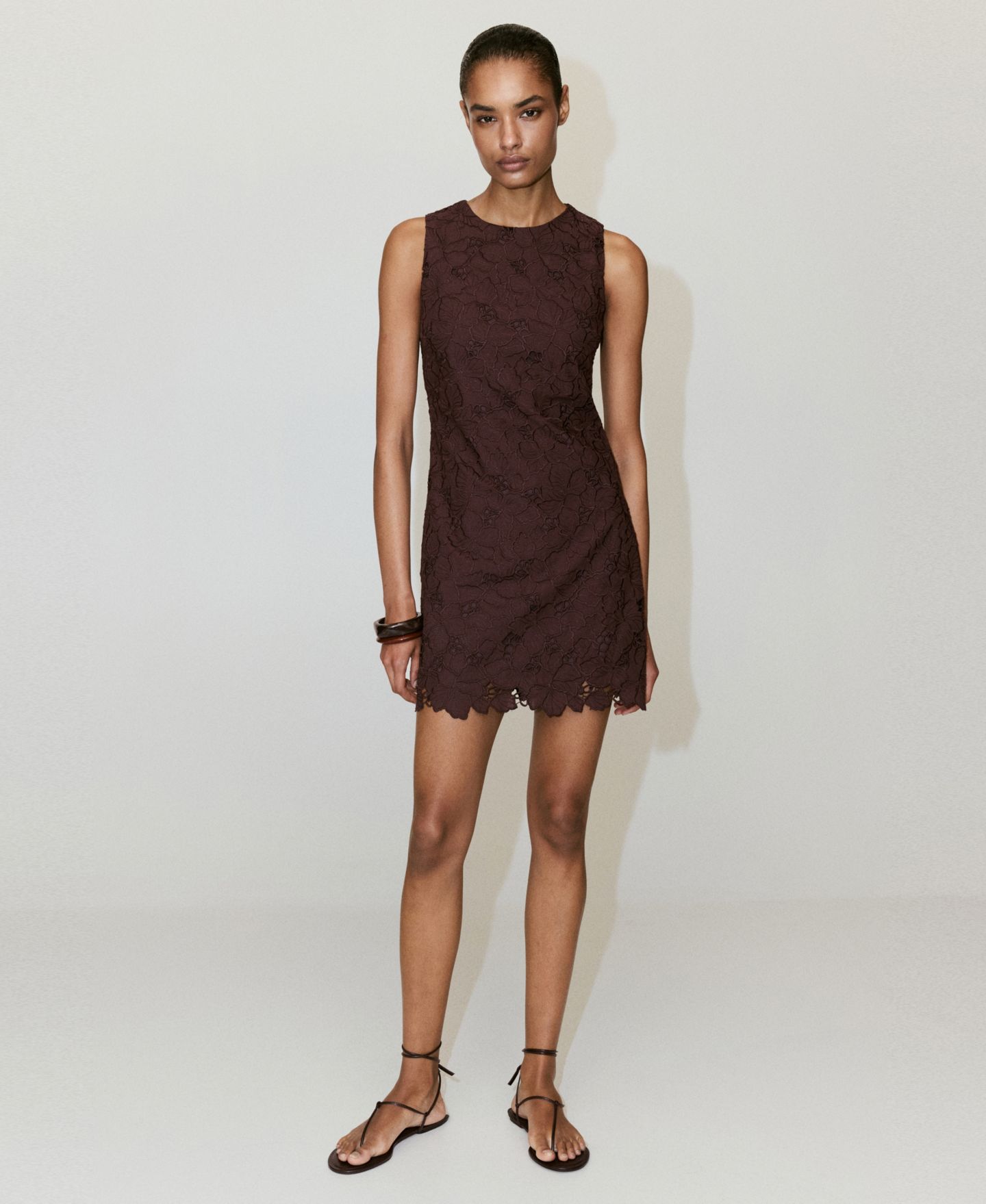 Женское платье Mango Cutwork Embroidery Short, цвет: Коричневый — фото 1