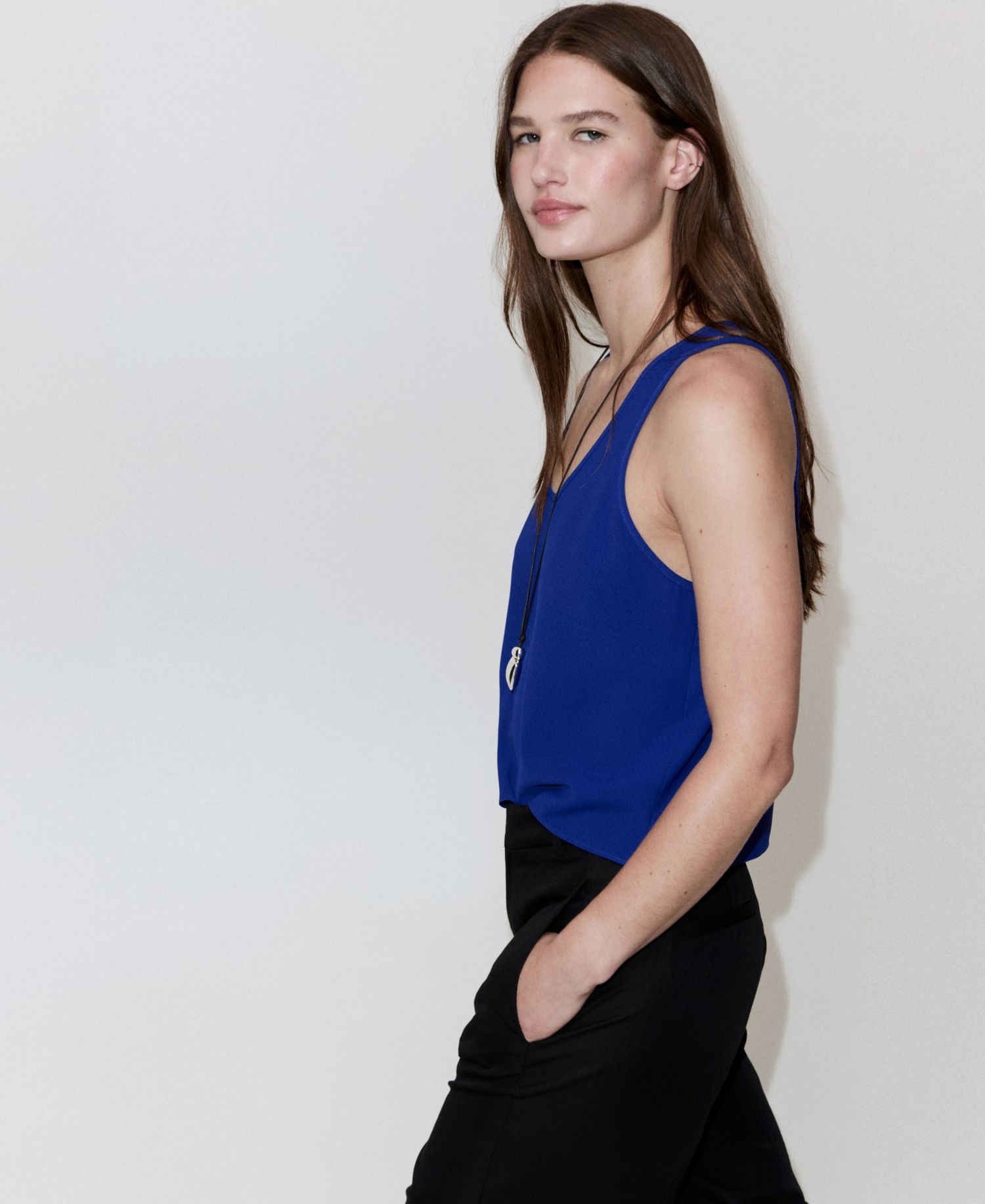 Women's Round Neckline Crop Top