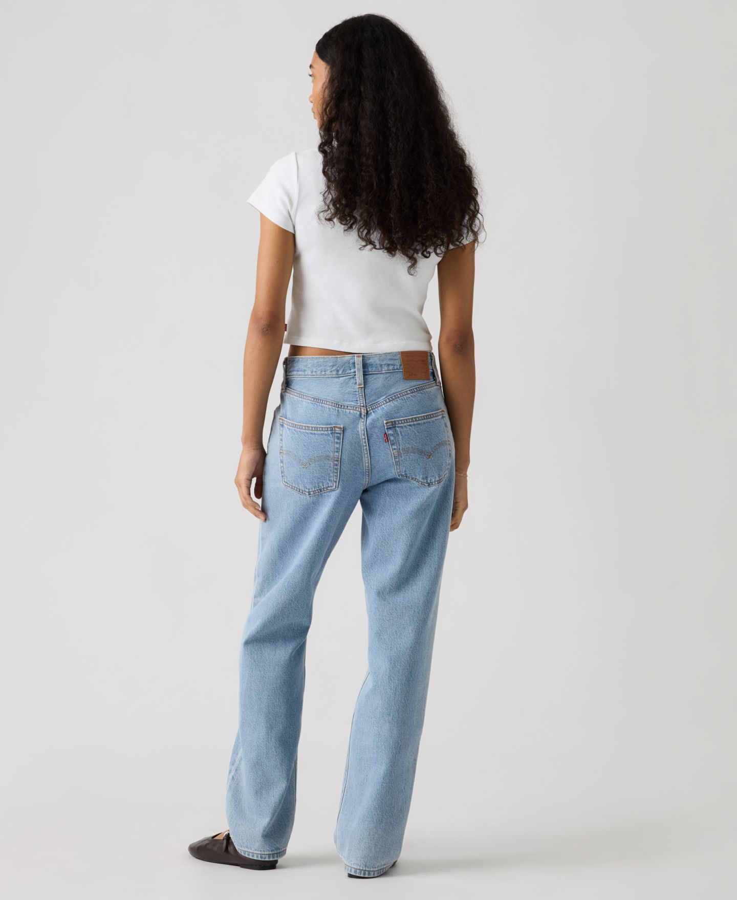 Женские джинсы Levi's Premium 501 90's Lightweight Mid-Rise Straight-Fit, цвет: Серо-бежевый — фото 4