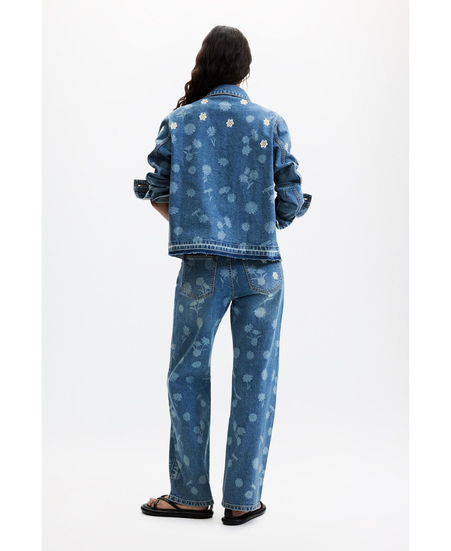 Women's Regular embroidered jeans