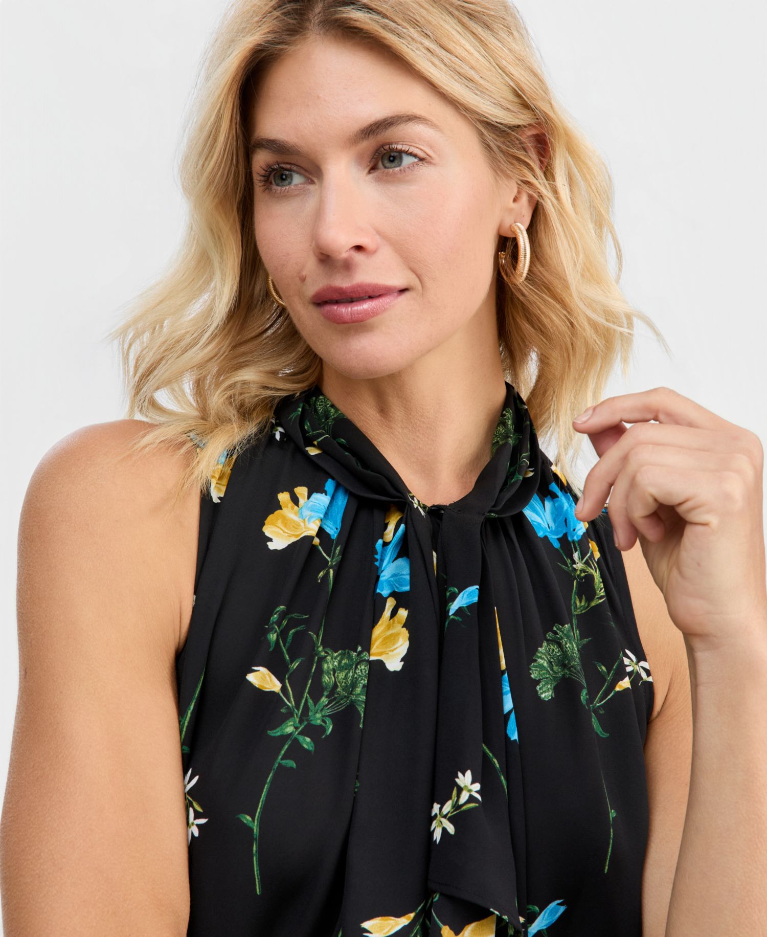 Women's Sleeveless Floral-Print Ruffle Front Blouse