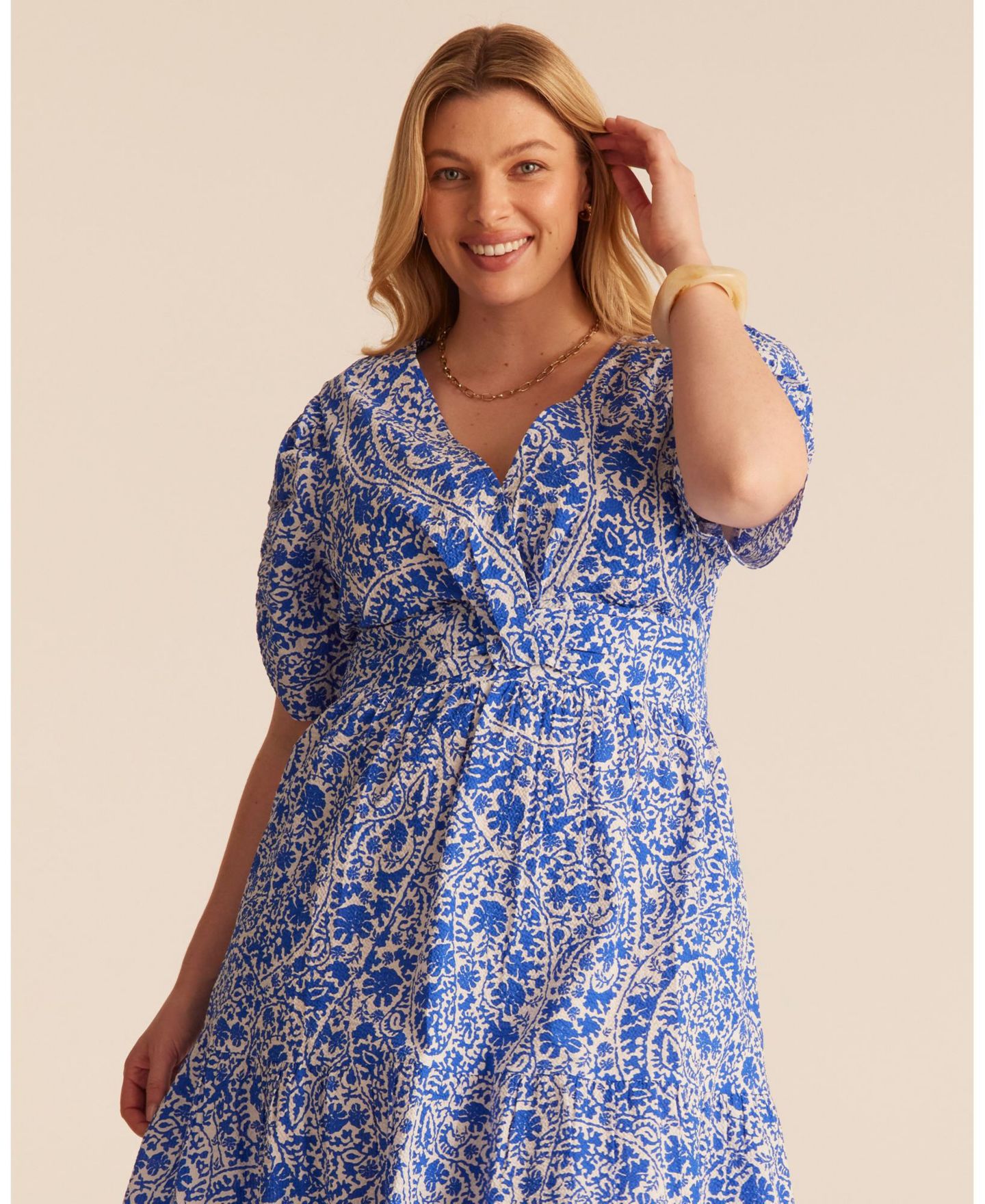 Женское платье ESTELLE Plus Sizes Dreamaya Tiered V-neck Fit Flare Midi, цвет: Лазурный — фото 5