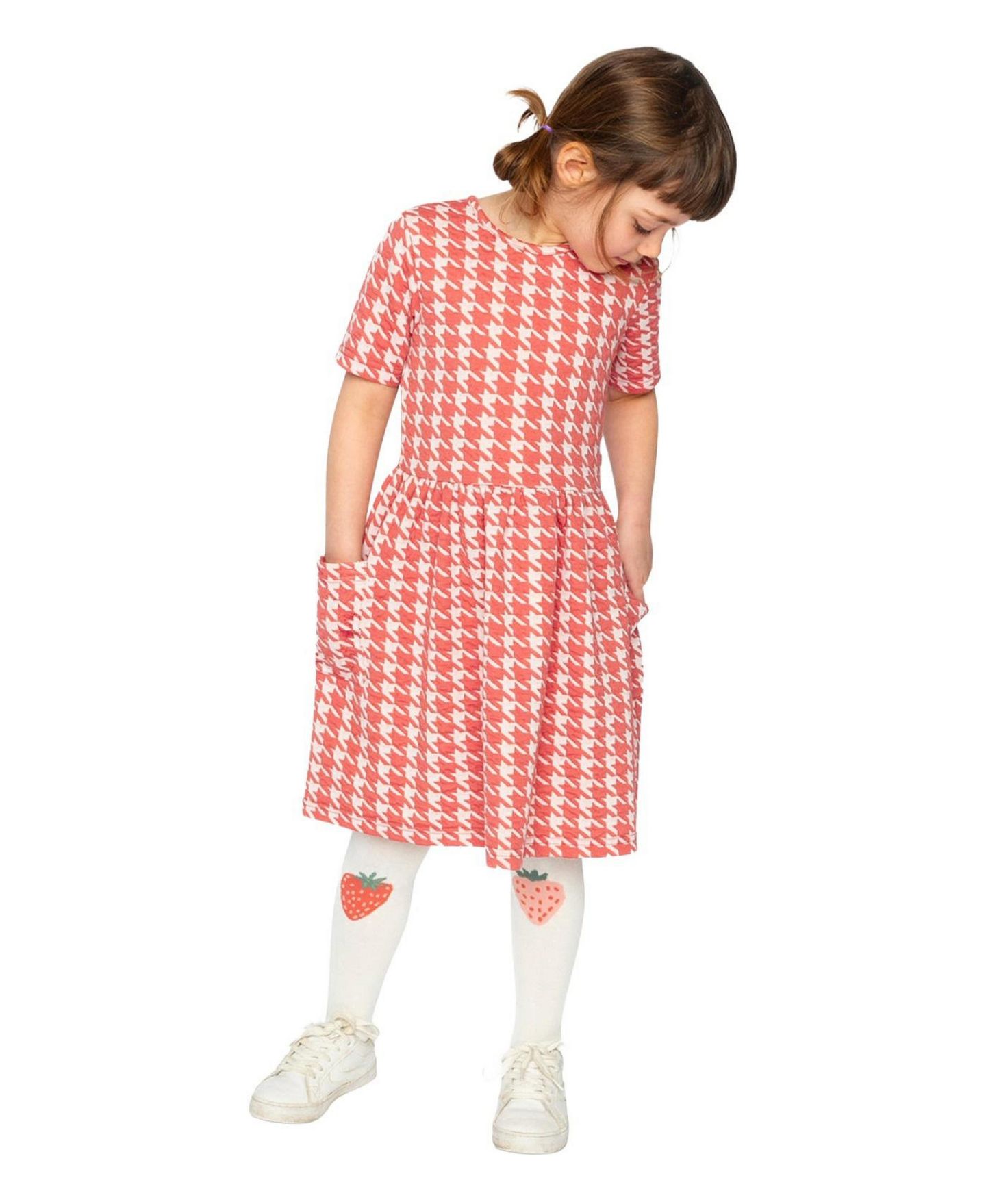 Платье Deux par Deux Short Sleeve Dress with Pockets Houndstooth для девочек, цвет: Розовый / Белый — фото 2