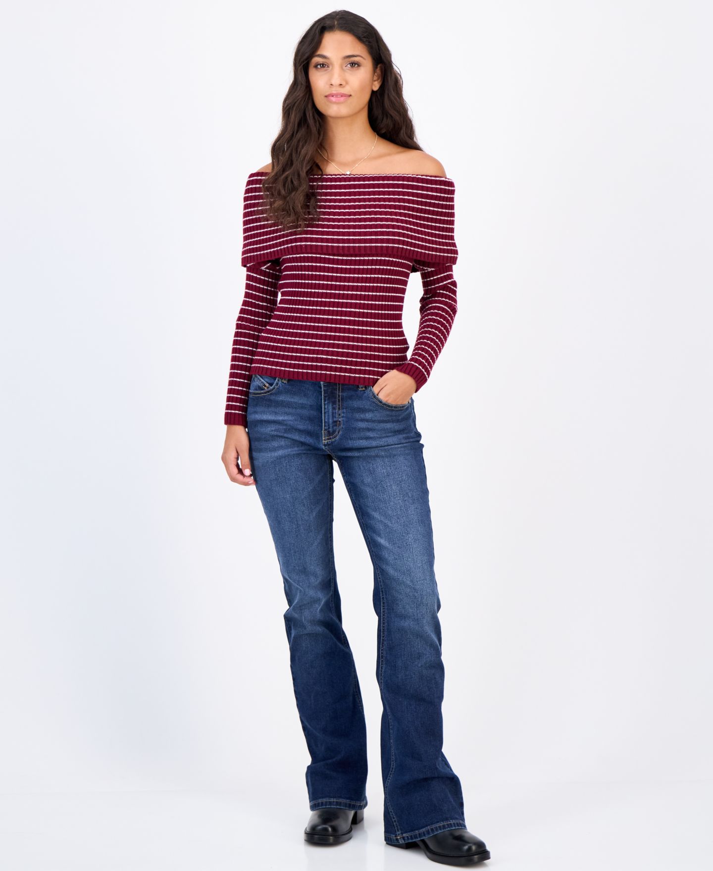 Женский свитер Madden Girl Juniors' Marilyn Off-the-Shoulder Ribbed Long-Sleeve, цвет: Бордовый комбинированный — фото 2
