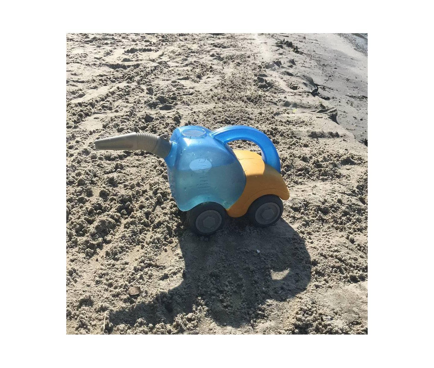 Детская игрушка Haba Tanker Truck 8" x 5.5" x 6.5" Water and Sand Toy, Ages 18 Months+ — фото 4