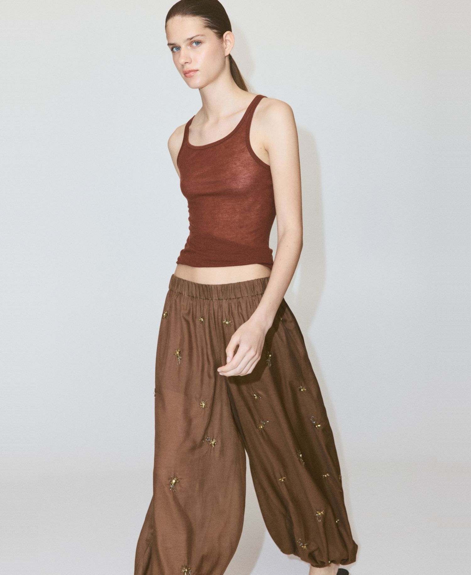Women's Embroidered Appliques Balloon Pants