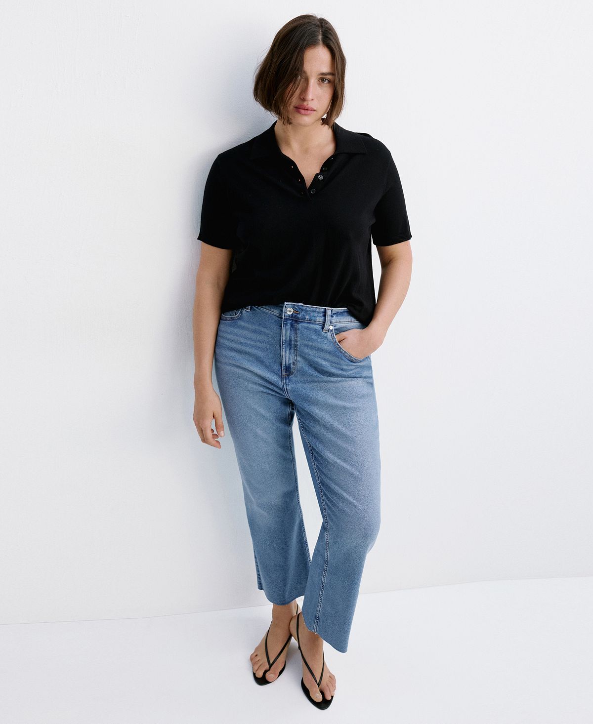 Mango Women's Sienna Flared Cropped Jeans view 4 — MAYCSS fashion products