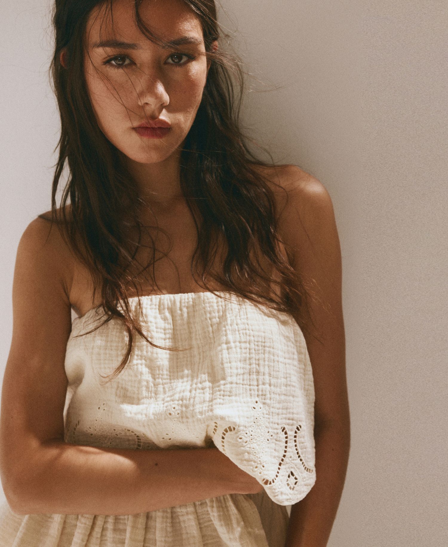 Women's Embroidered Details Crinkled Top