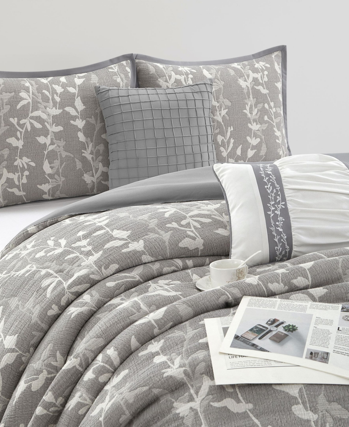 Stratford Park Desia Leaves 6-Pc. Comforter Set