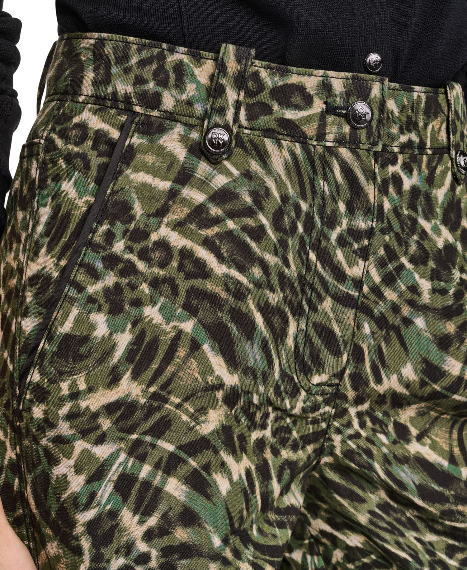 Women's Printed Sanded Twill Barrel-Leg Pants