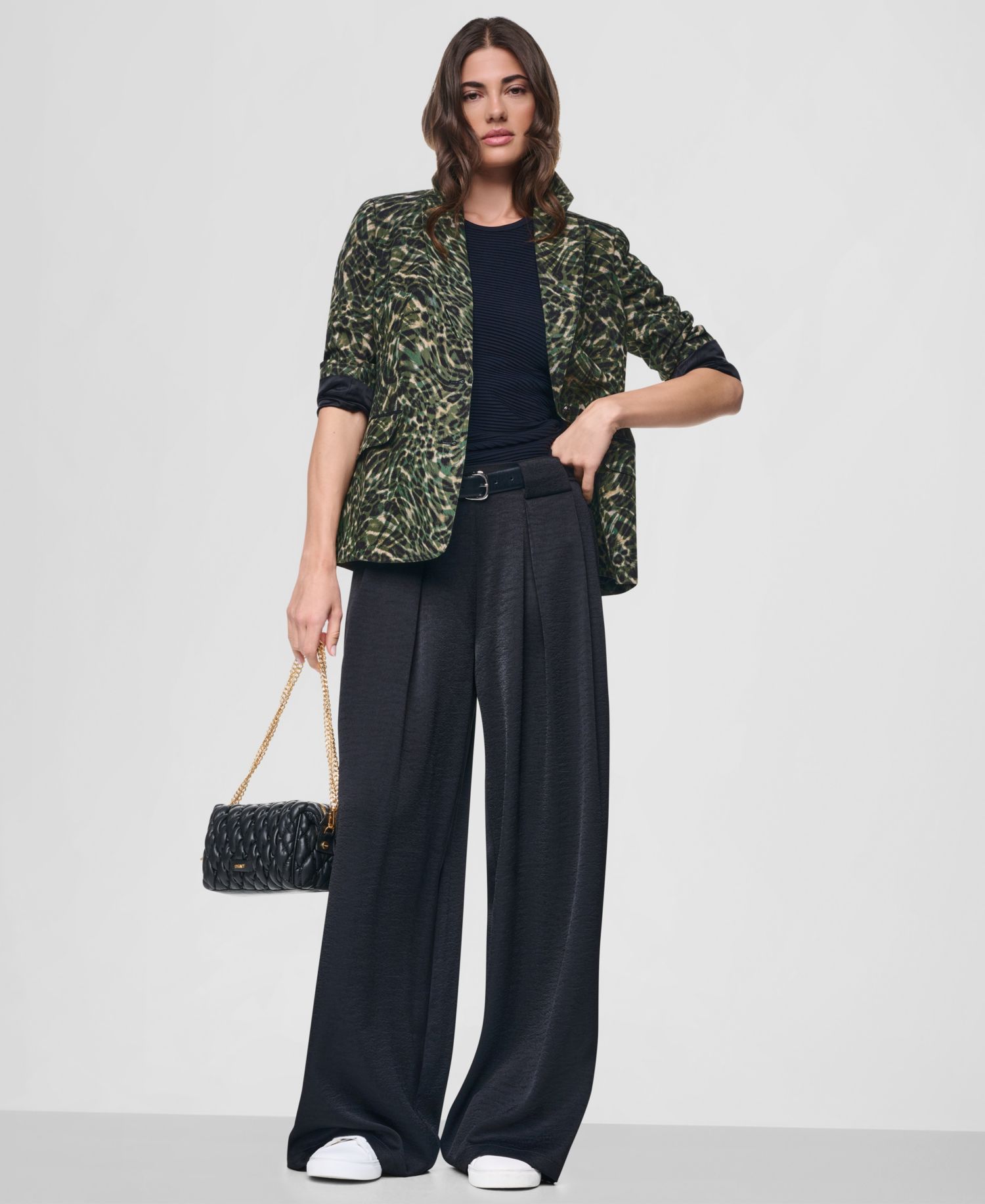 Women's Two-Button Collared & Flap Pockets Jacket