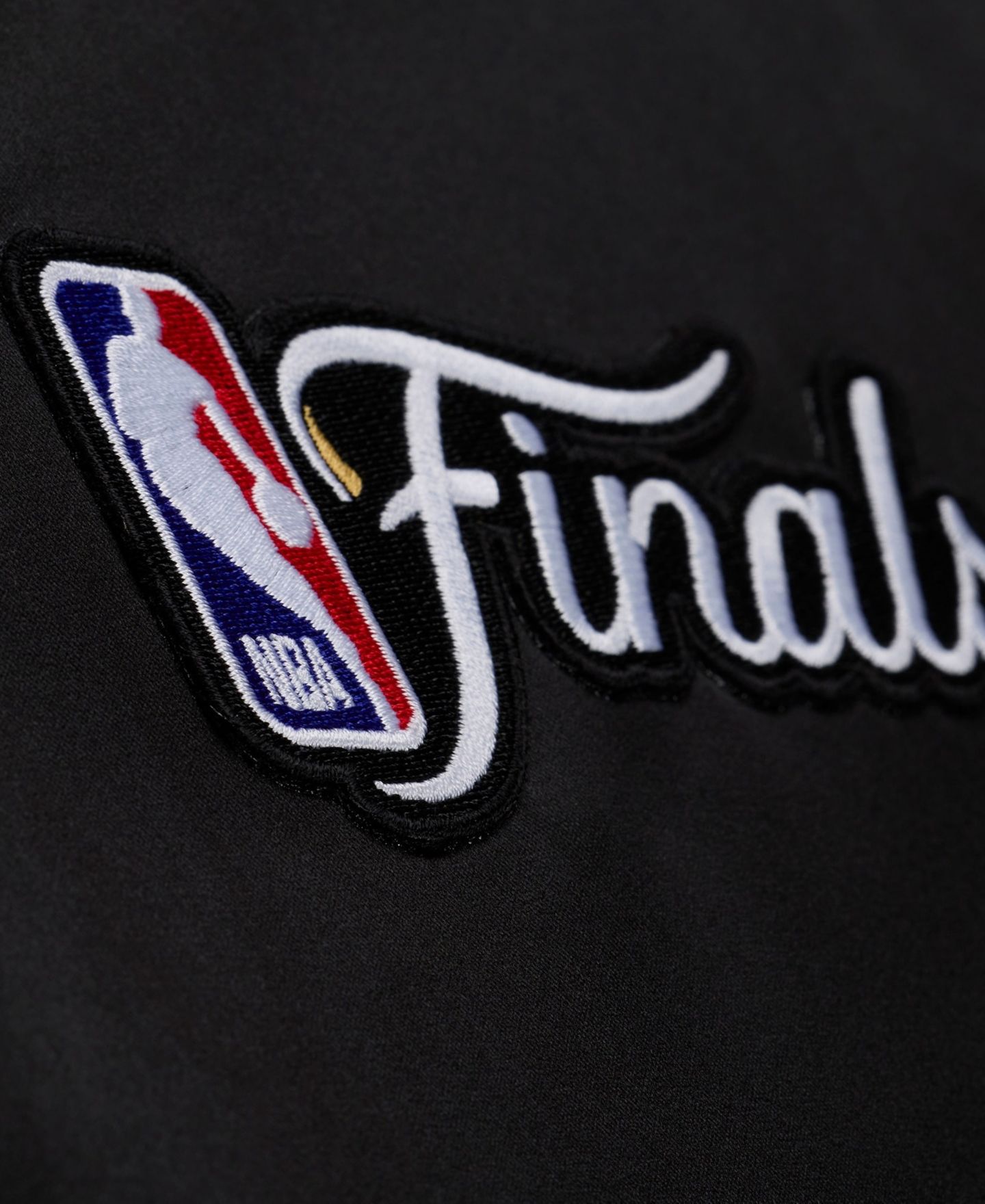 Мужская куртка Mitchell & Ness Black New York Knicks 2026 NBA Finals Champions Satin Full-Snap — фото 2