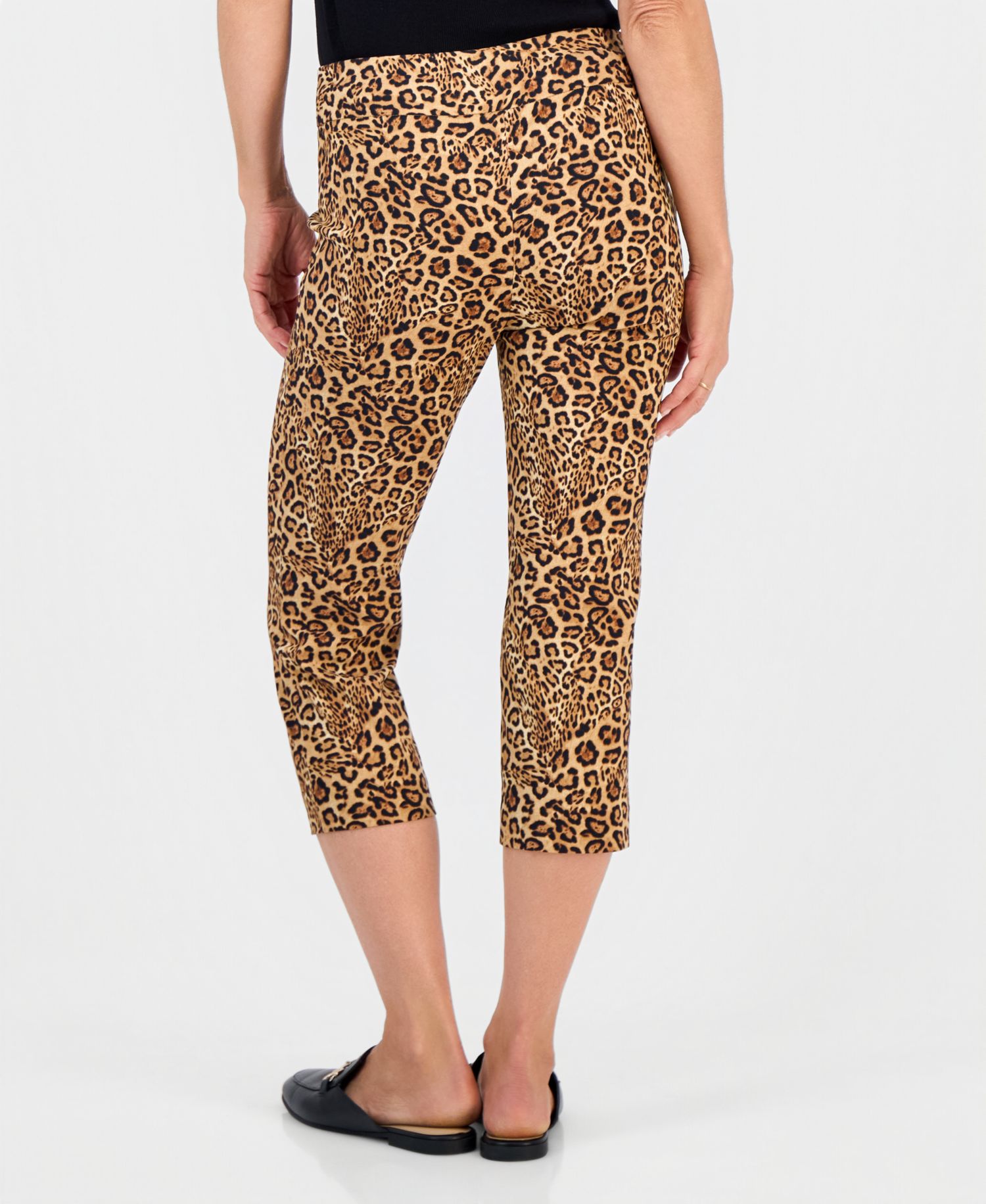 Petite Leopard Rivet High-Waisted Pull-On Capris