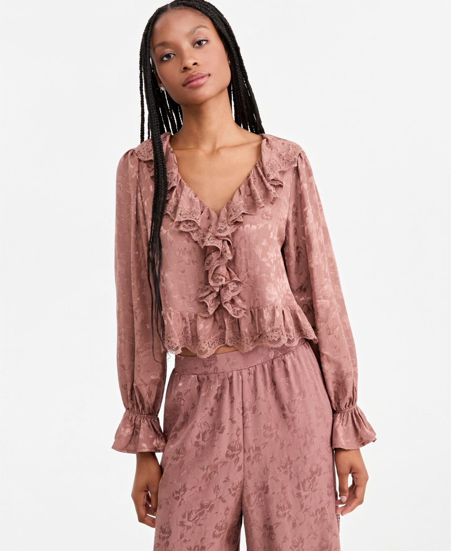 Женская блузка And Now This Petite Balloon-Sleeve Ruffle-Jacquard, цвет: Коричневый розовый — фото 1