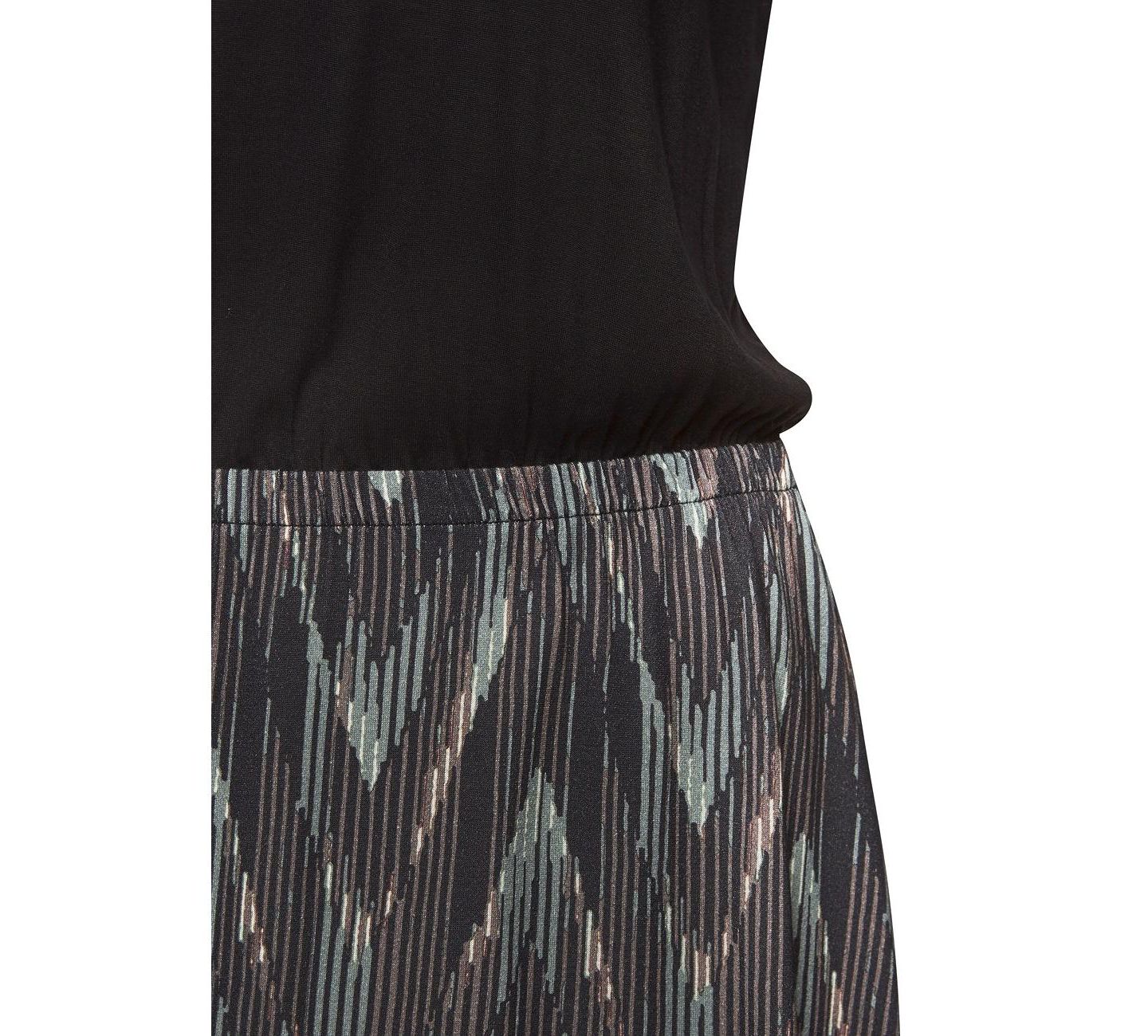 Женское платье Lascana Viscose Printed Pattern A-Line V-Neck Elastic-Waist Short, цвет: Зелёный / Чёрный — фото 8