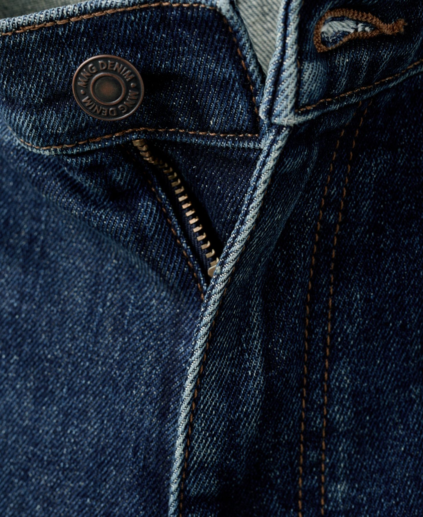 Мужские шорты Mango Slim-Fit Denim 9.45" Bermuda, цвет: Тёмный синий — фото 3