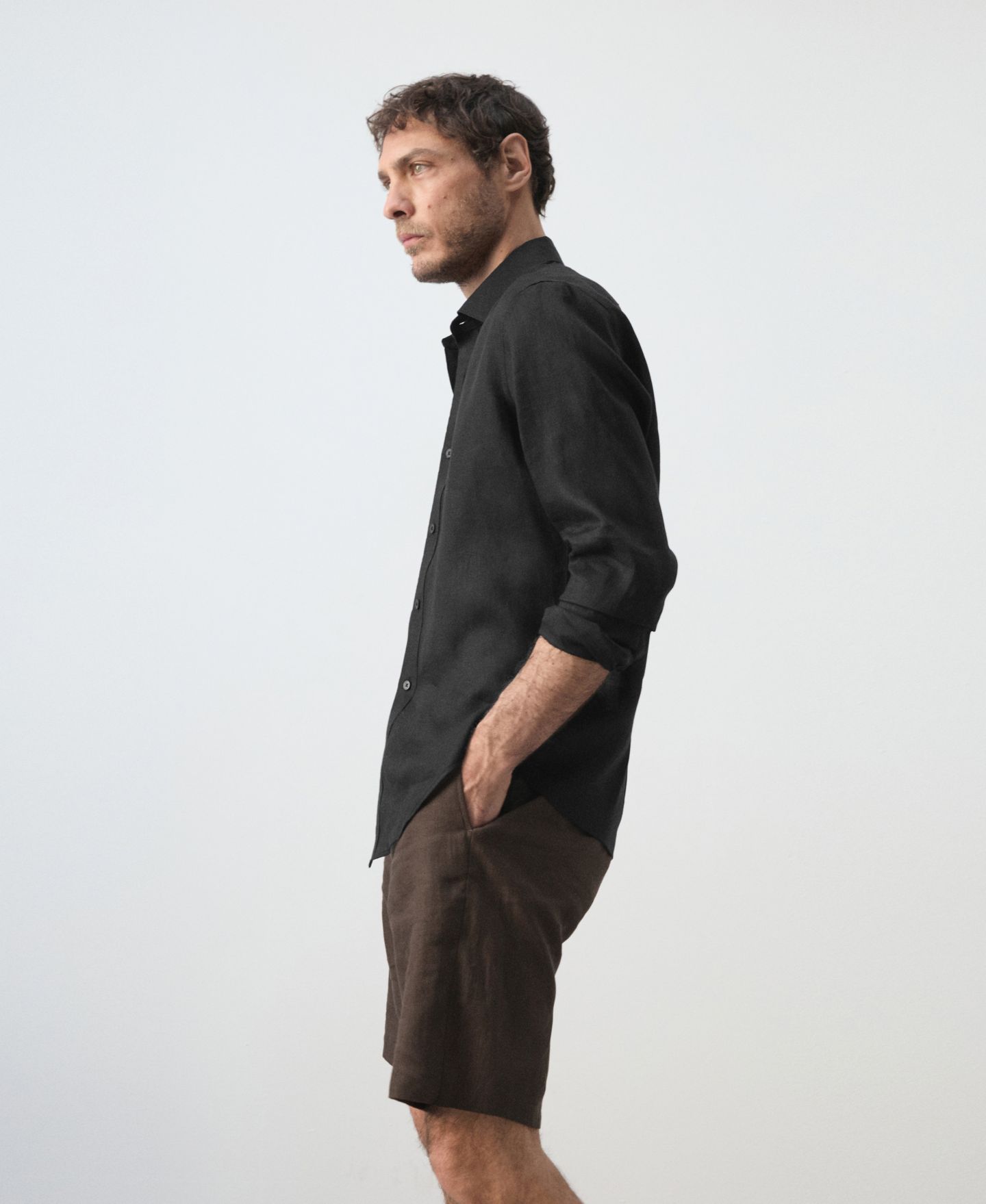 Мужская рубашка MANGO Regular-Fit Linen, цвет: Чёрный — фото 5
