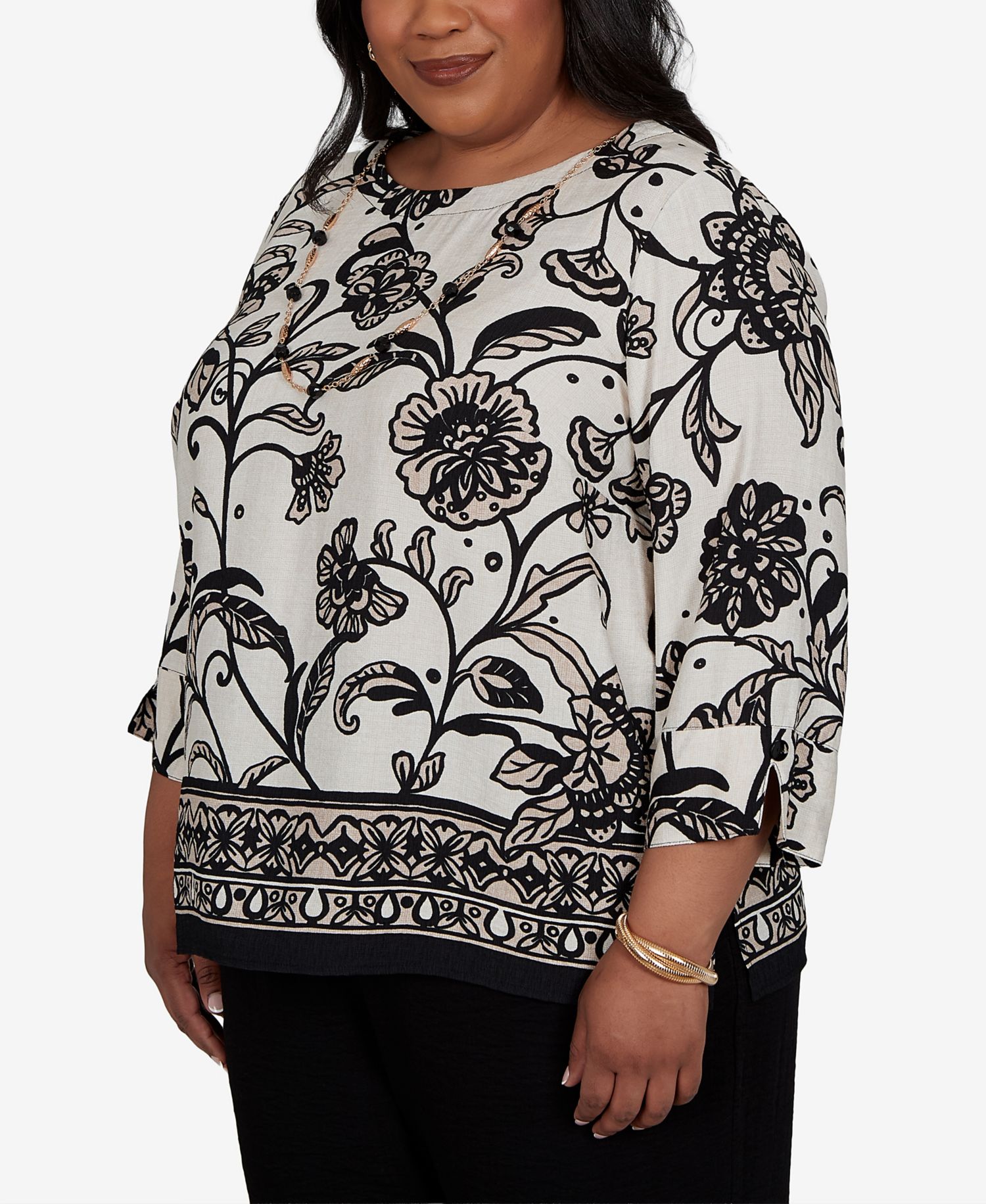 Plus Size 3/4-Sleeve Crewneck Scroll-Border Blouse with Necklace