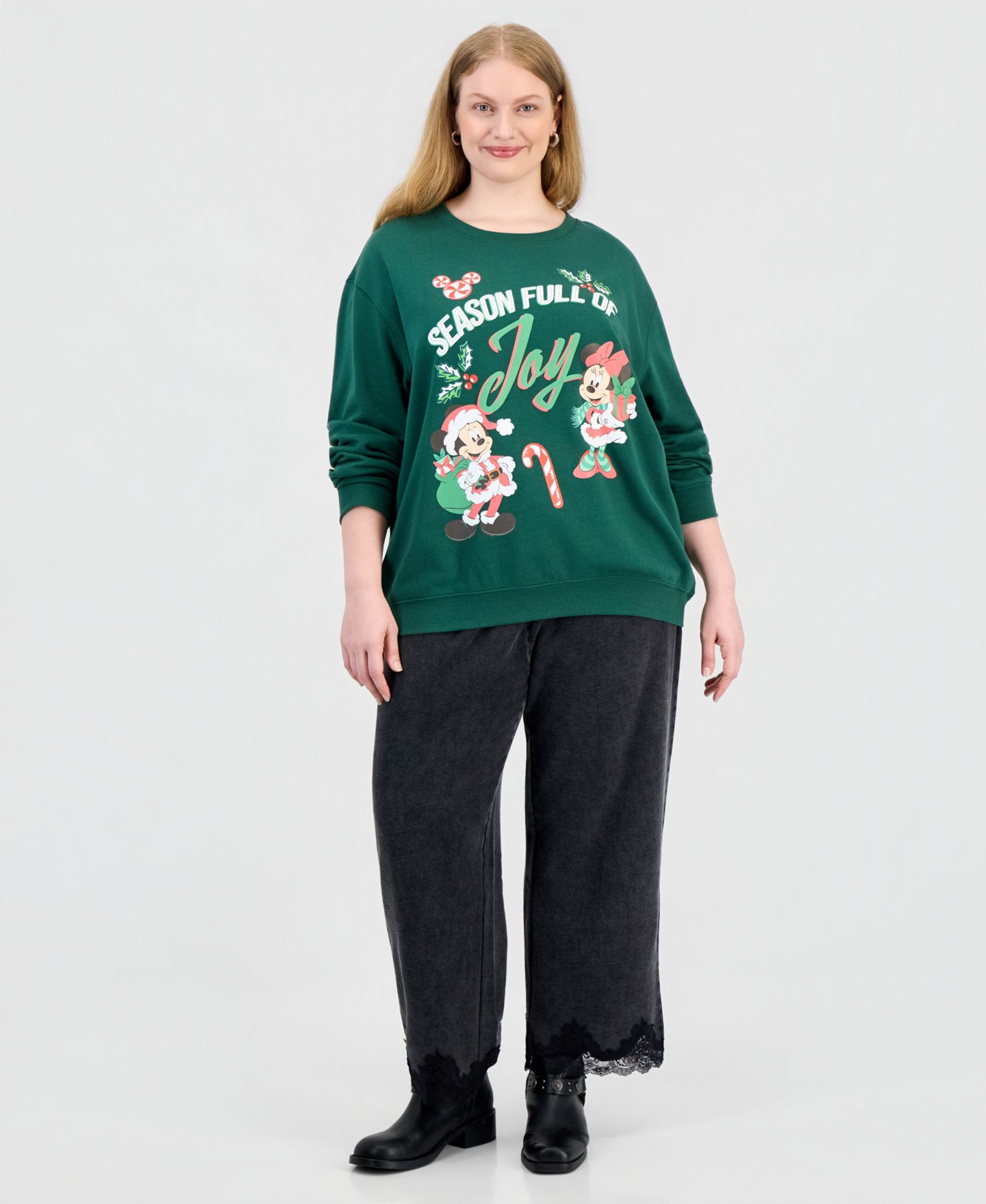 Женская толстовка Disney Plus Size Season of Joy Crew Fleece Graphic, цвет: Тёмно-зелёный — фото 2