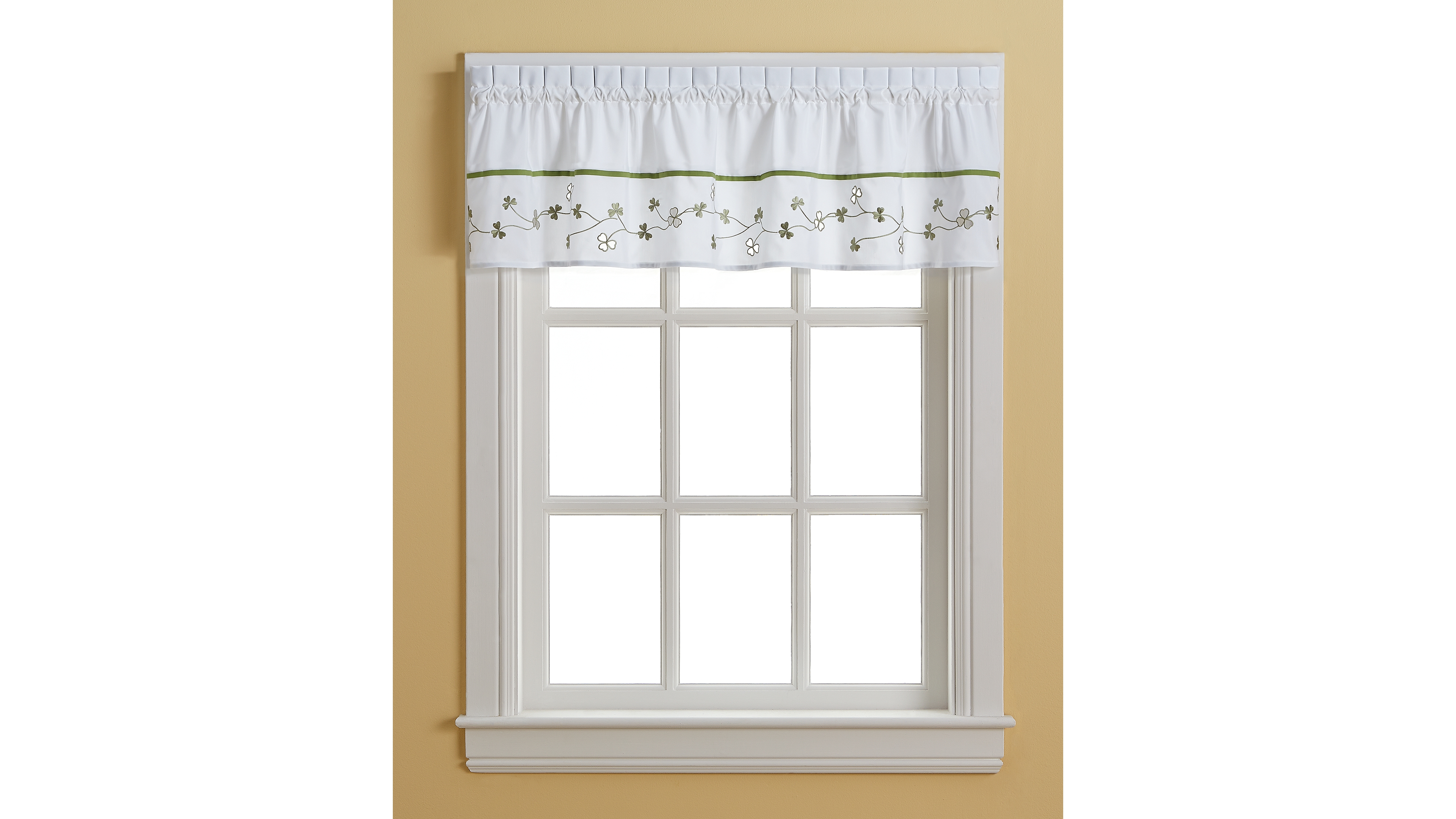 Chf Clover 58" x 14" Valance