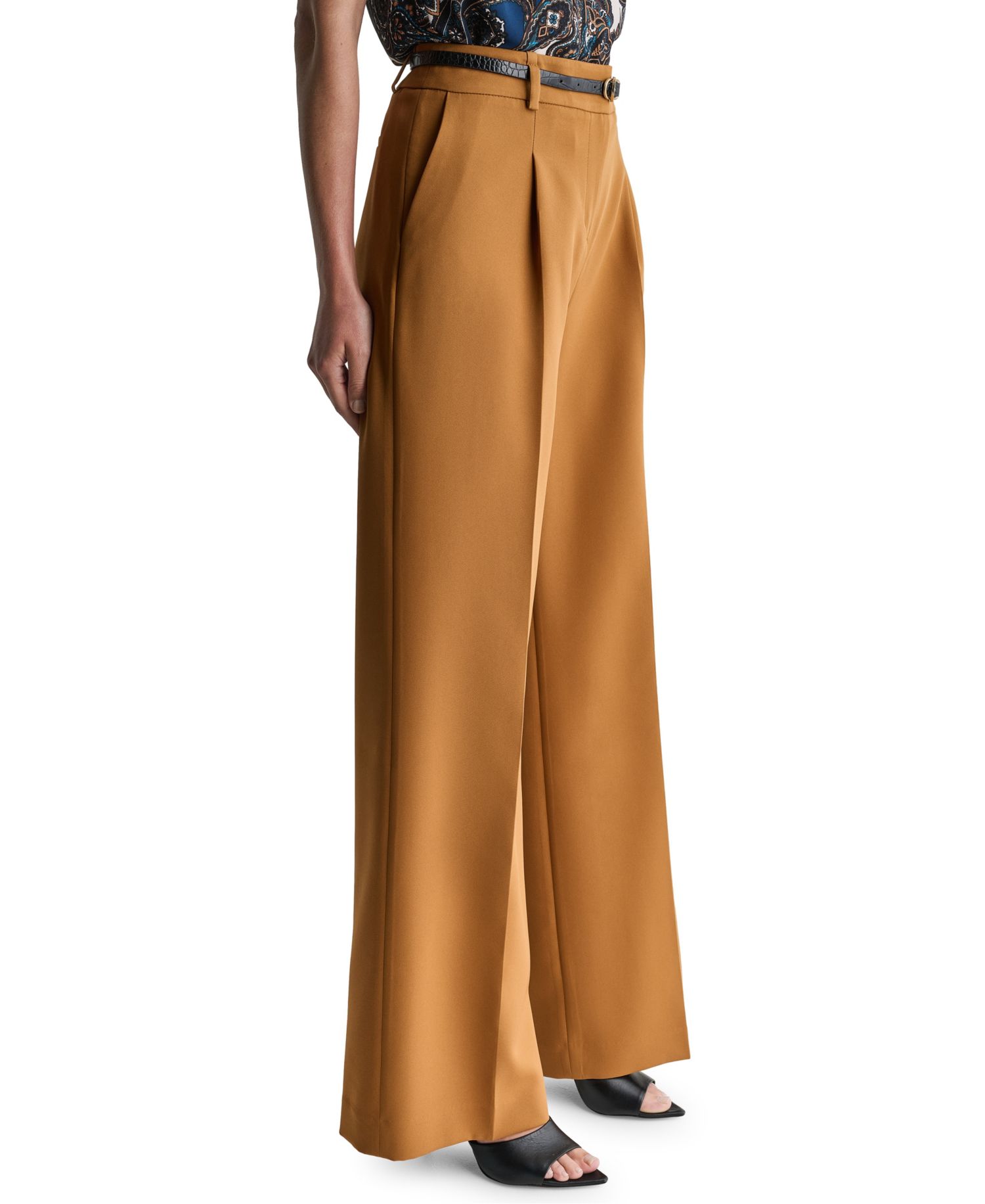 Women's Pleated Wide-Leg Pant