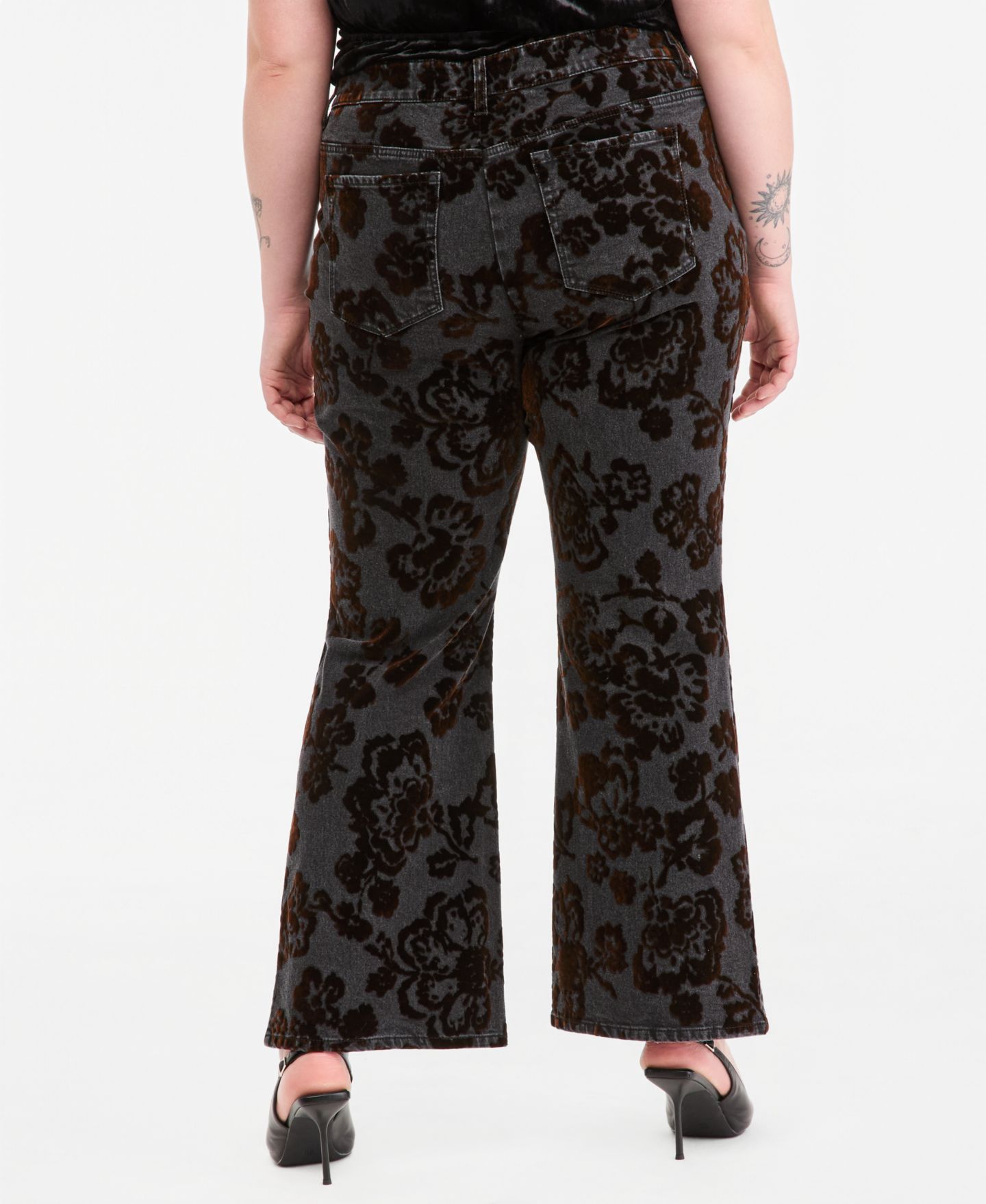 Женские брюки And Now This Plus size Flocked Floral-Print Flared-Leg Denim, цвет: As Is — фото 4