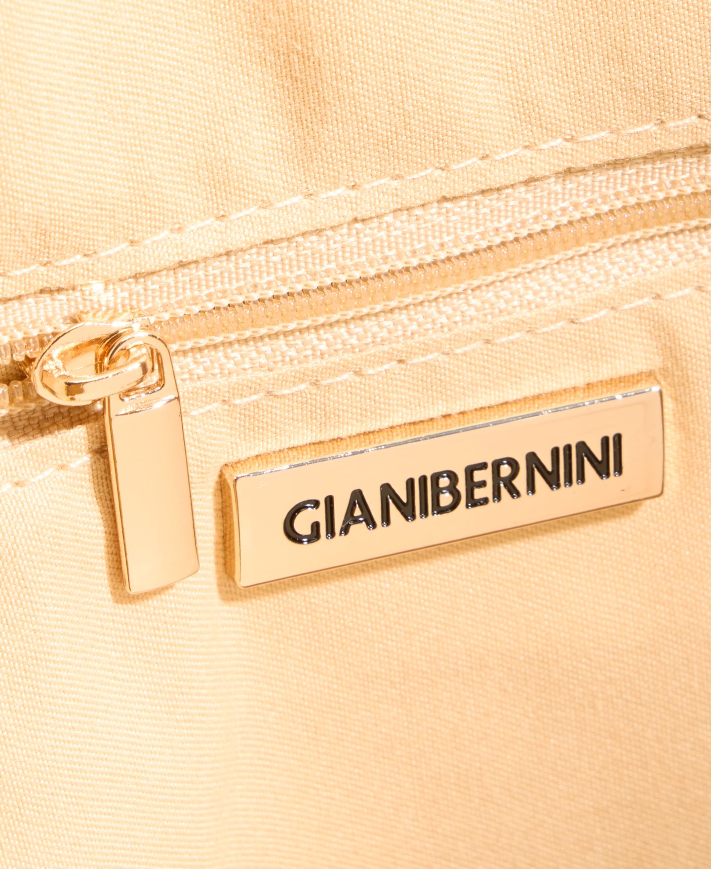 Женская сумка Giani Bernini Mixed Media Detailed Dome Satchel, цвет: Чёрный — фото 4