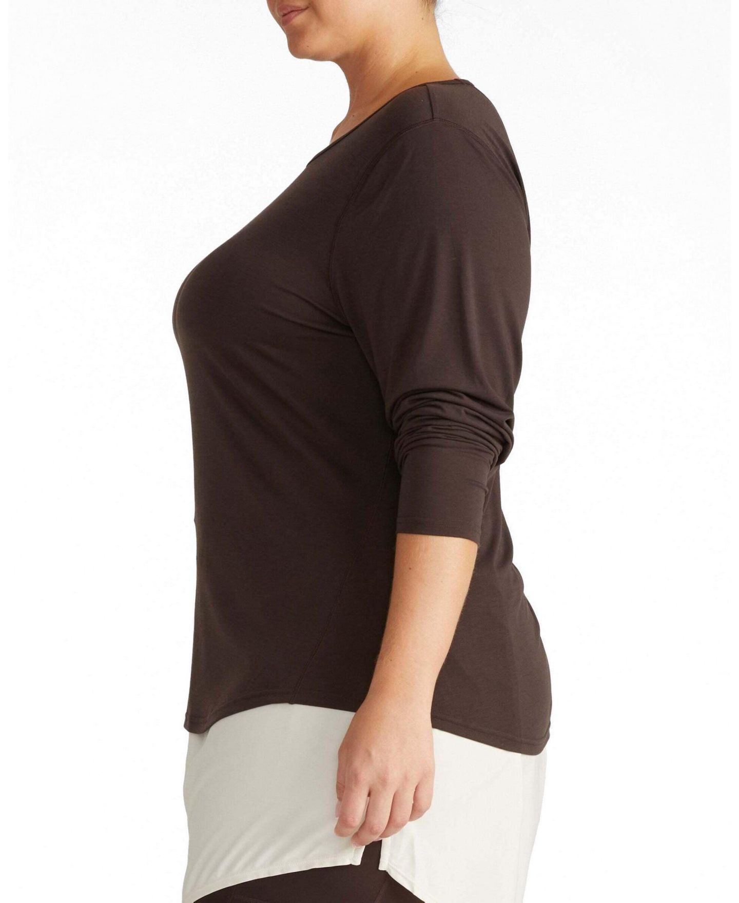 Женская футболка Universal Standard Plus Size Mia Long-Sleeve Crewneck, цвет: Глубокий коричневый — фото 3