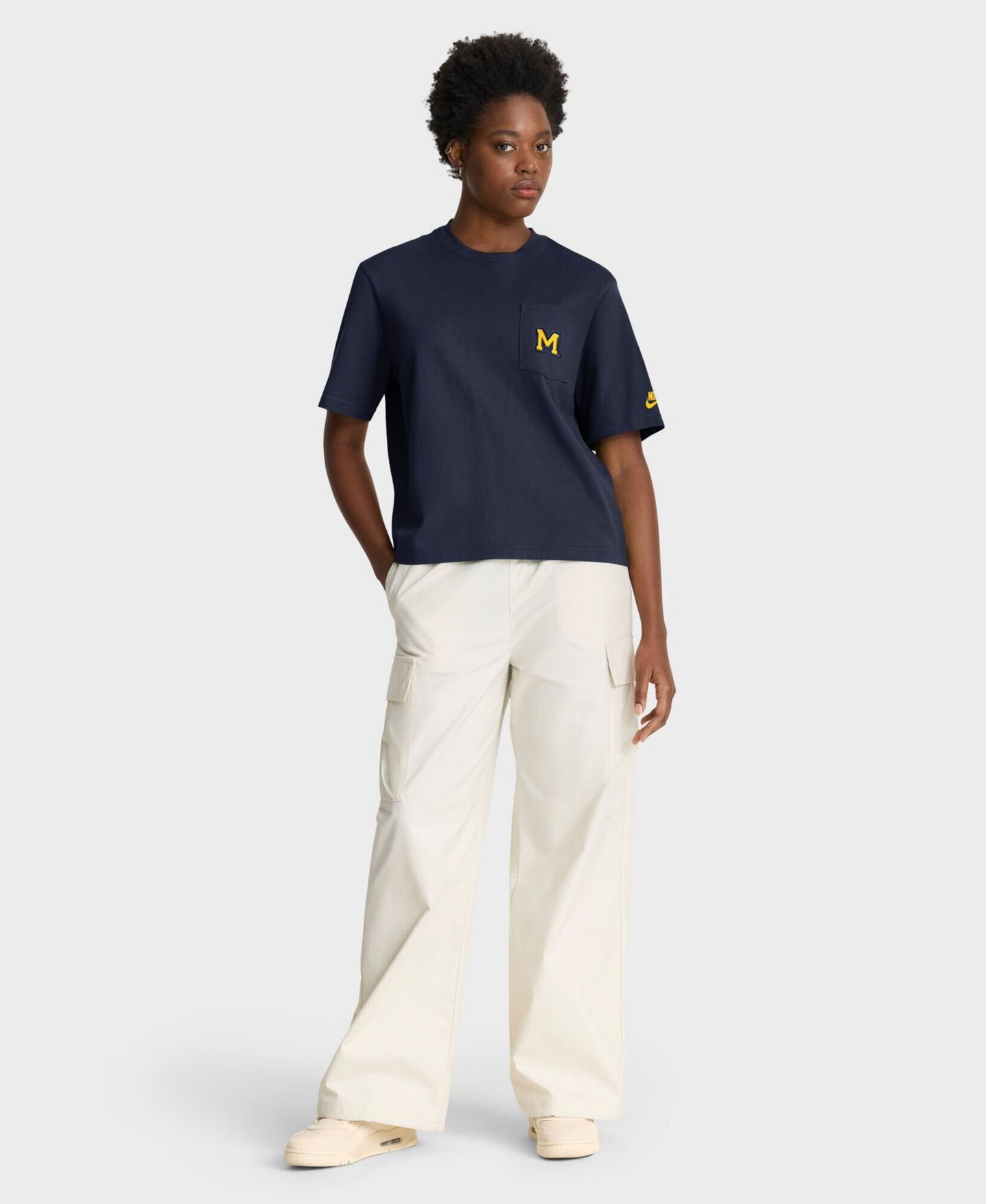 Женская футболка Nike Michigan Wolverines Legacy Pocket Boxy — фото 5