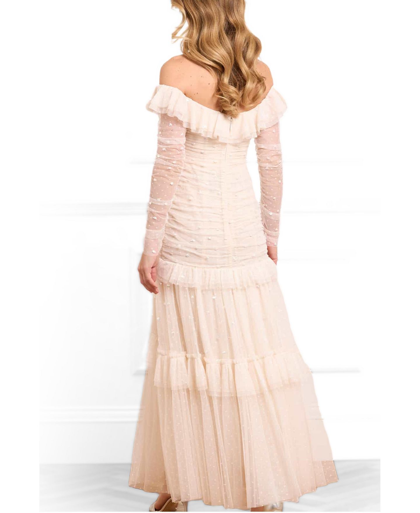 Женское платье Needle & Thread Sequin Glimmer Long-Sleeve Off-the-Shoulder Gown, цвет: Кремовый — фото 2