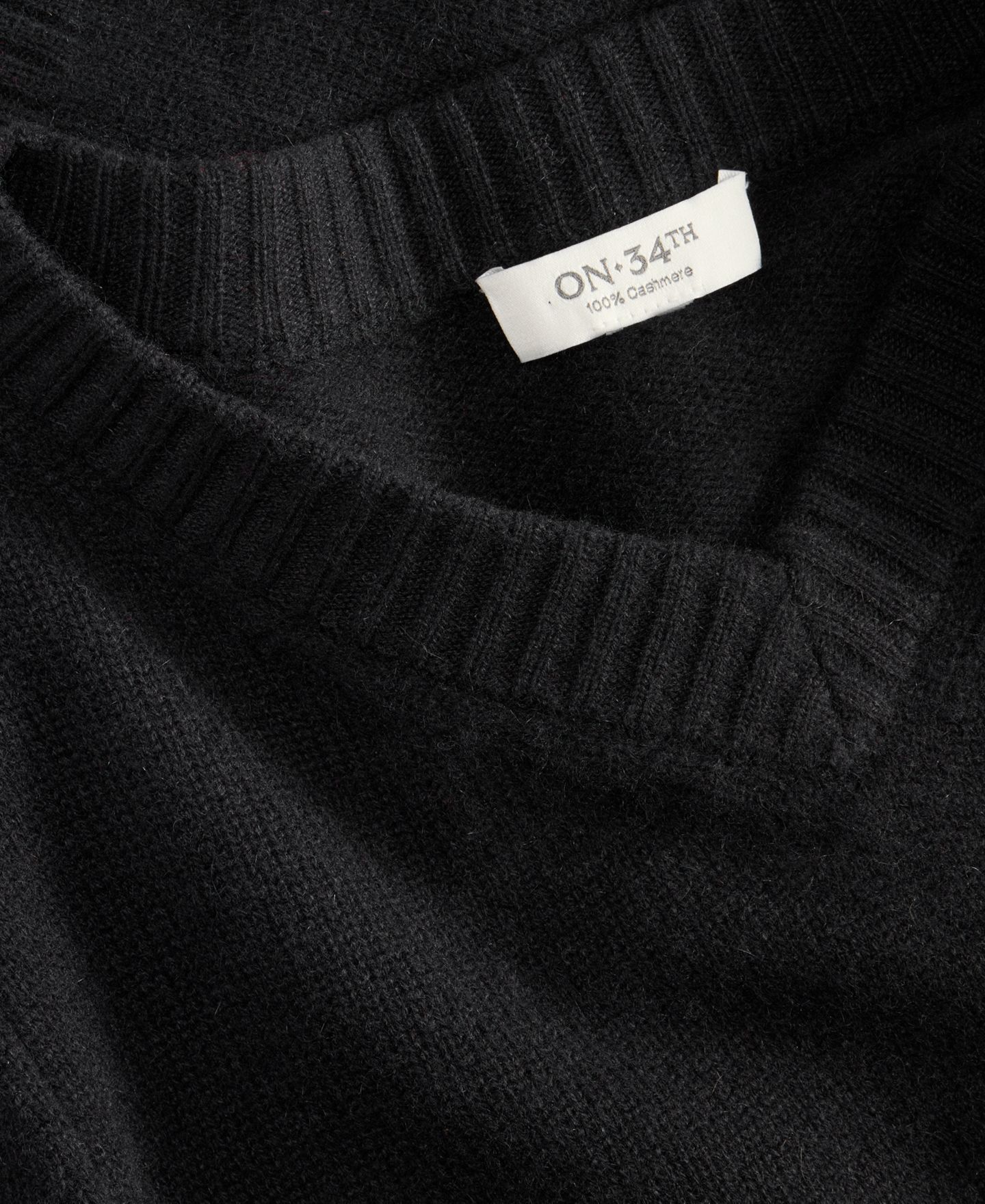 Женский свитер On 34th 100% Cashmere V-Neck, цвет: Глубокий чёрный — фото 4