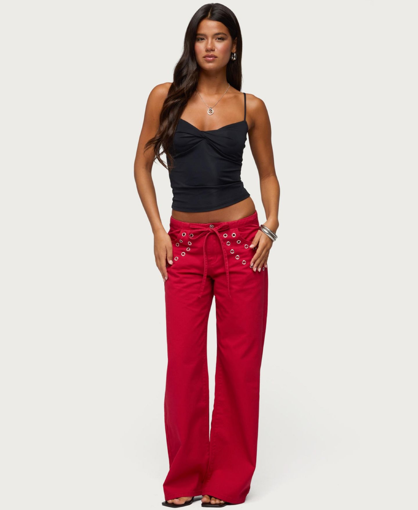 Женские джинсы Edikted Kala Low-Rise Baggy Grommet Jeans, 31" Inseam, цвет: Бордовый — фото 3
