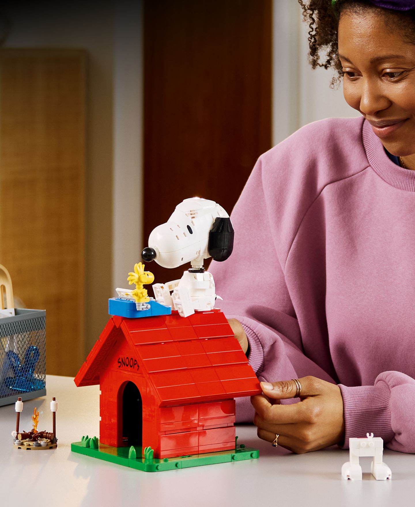Детский конструктор LEGO® Ideas Peanuts: Snoopy's Doghouse Building Set - 21368, 964 Pieces — фото 6