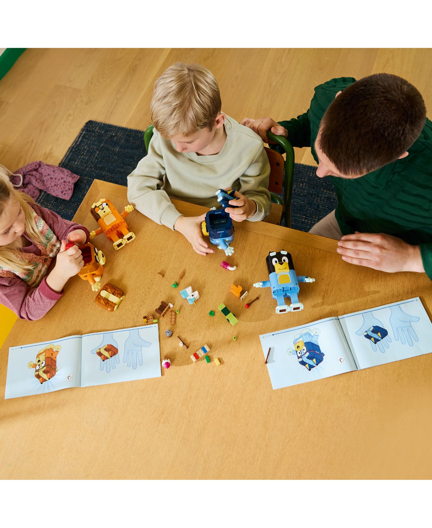 Детские конструкторы LEGO® Bluey Brick-Built Bluey Family 11217, 466 Pieces — фото 6